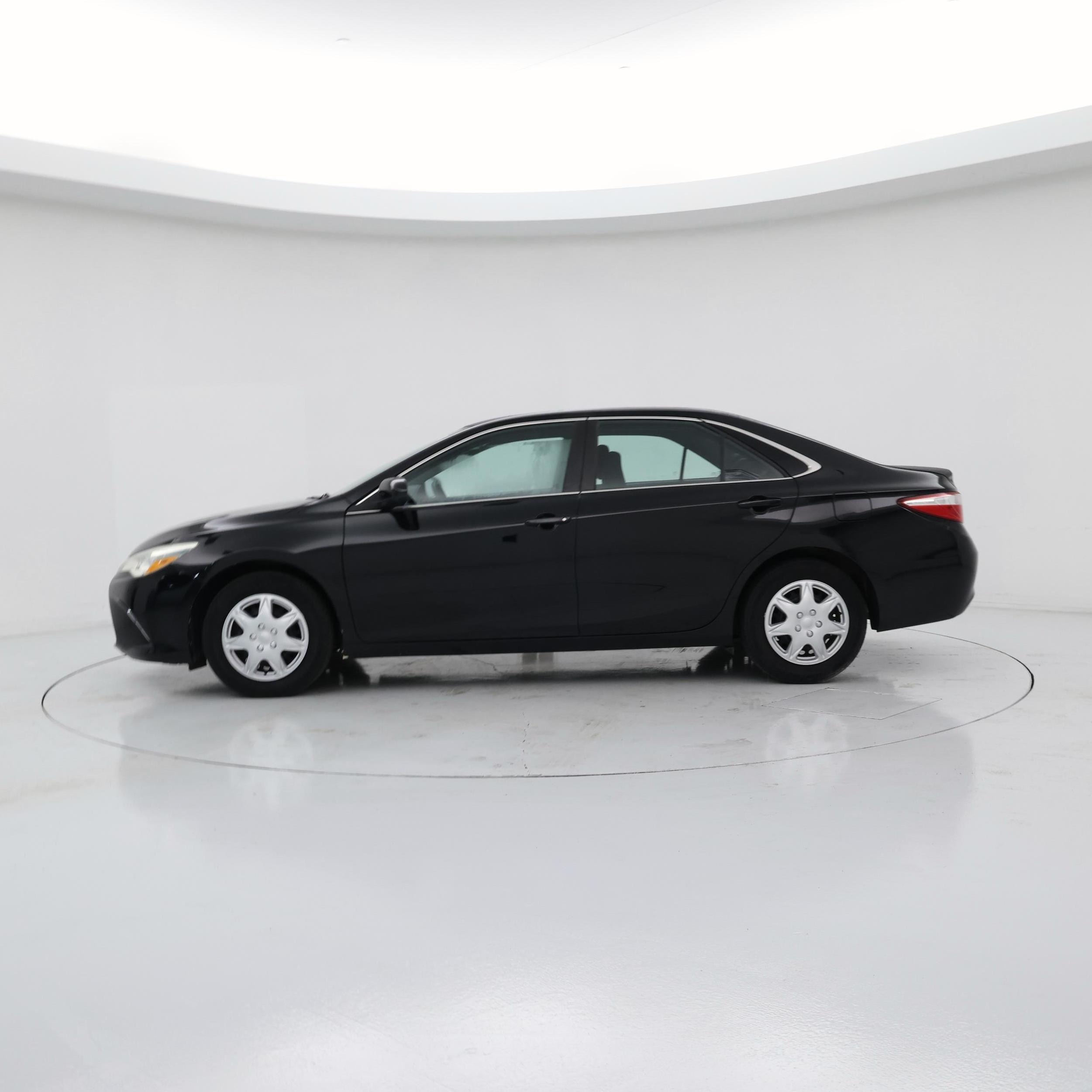 Thumbnail: 2016 Toyota Camry - 3