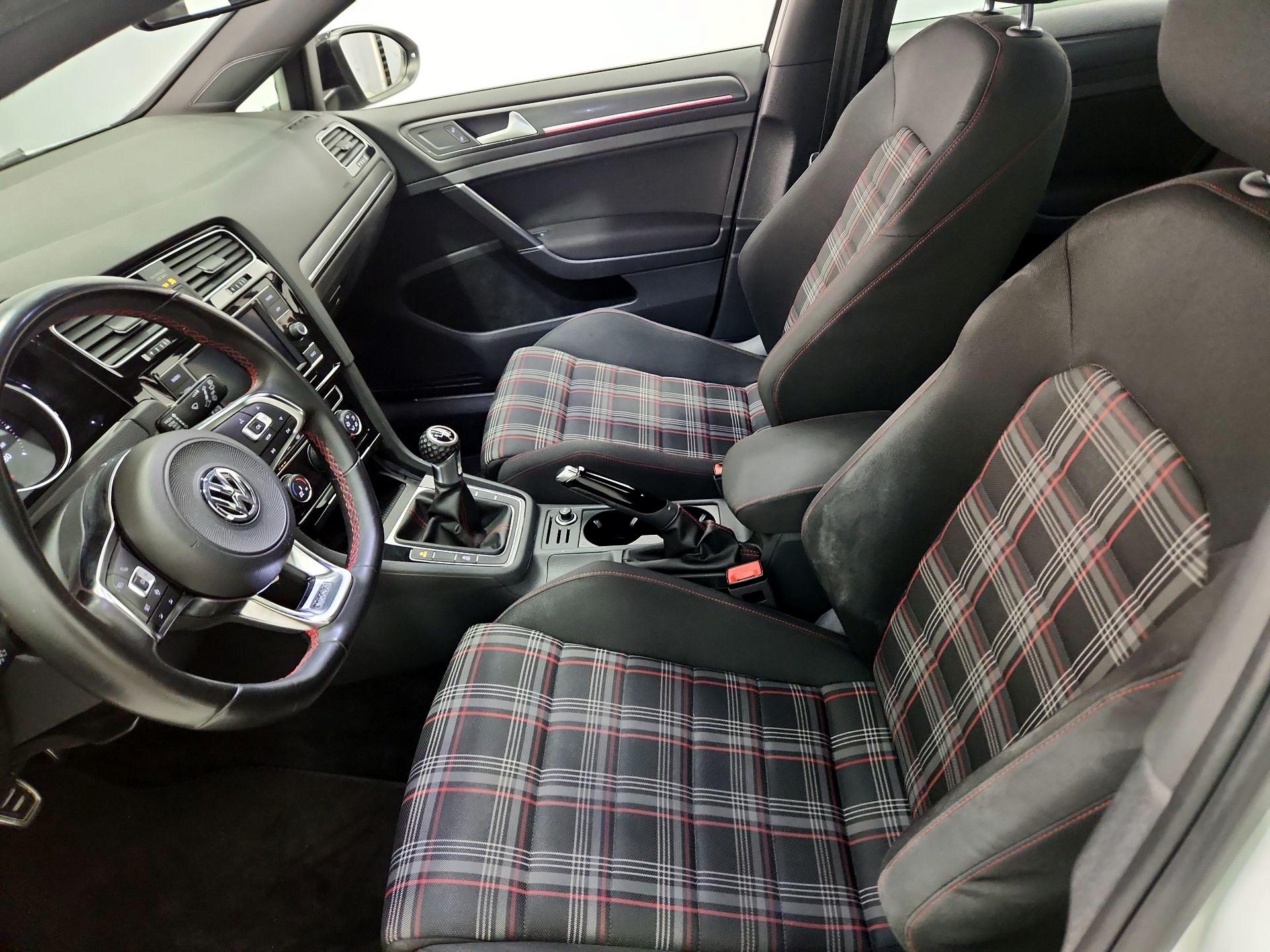 Thumbnail: 2021 Volkswagen Golf - 11