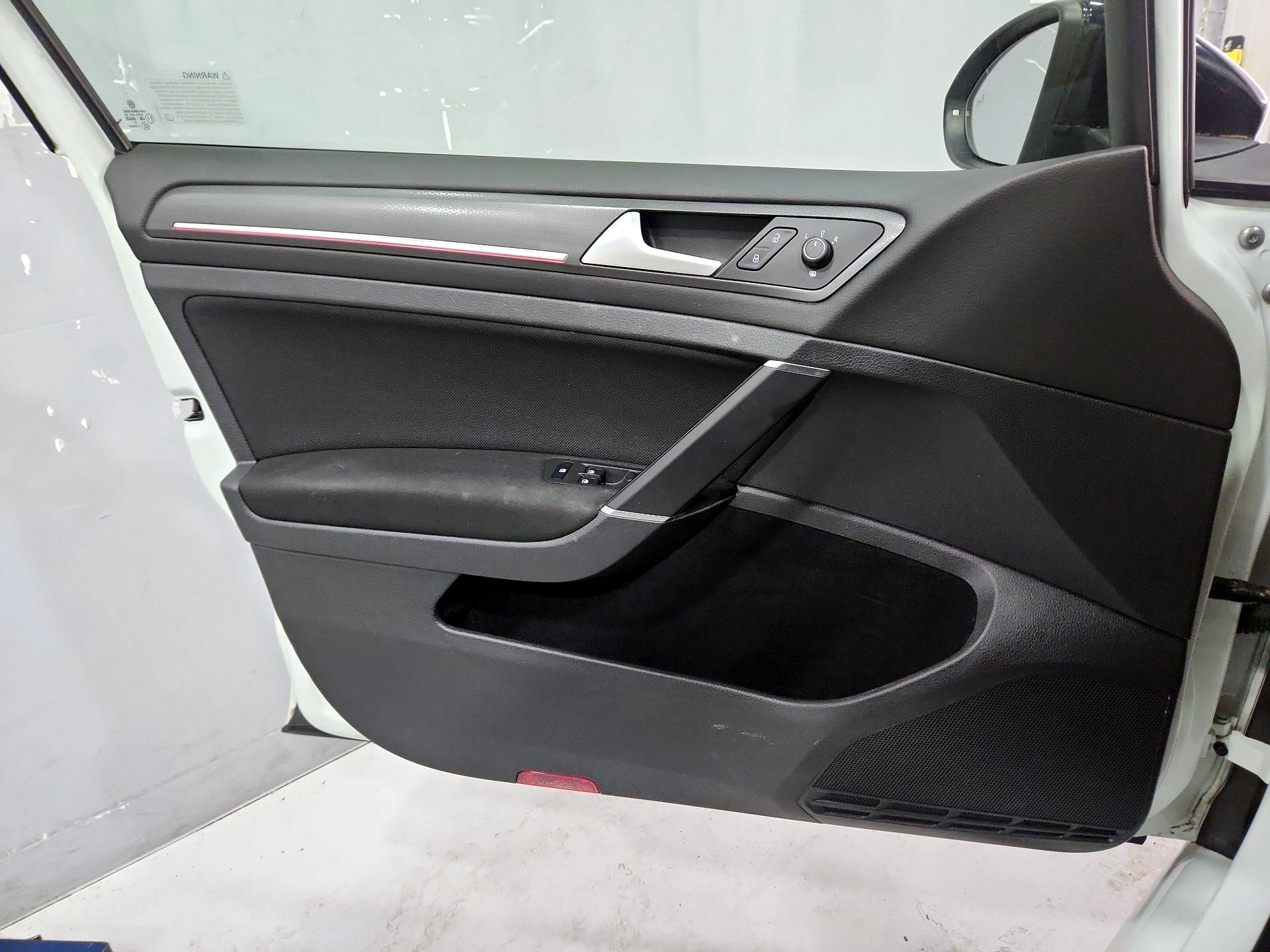 Thumbnail: 2021 Volkswagen Golf - 12