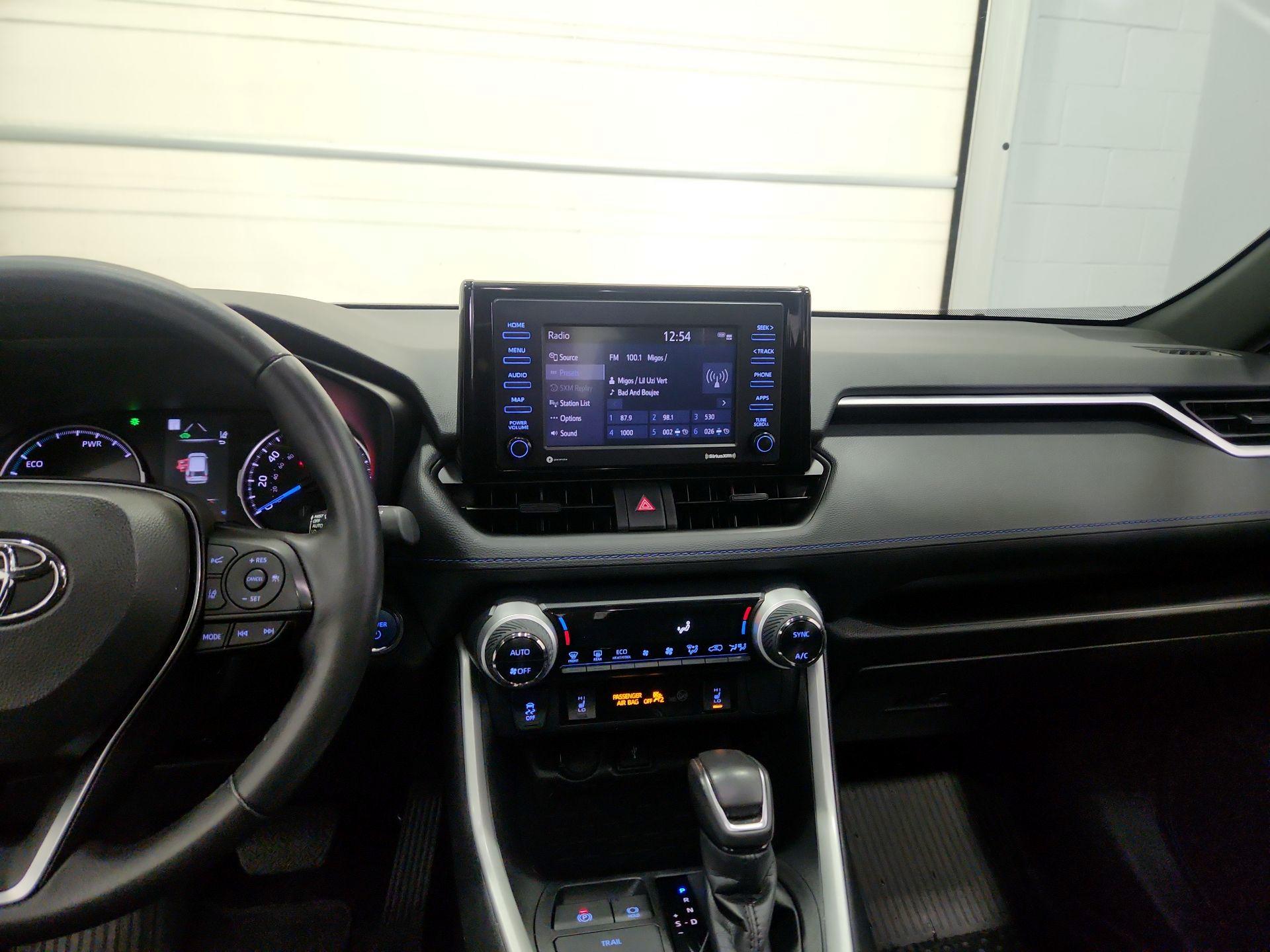 Thumbnail: 2022 Toyota RAV4 - 9