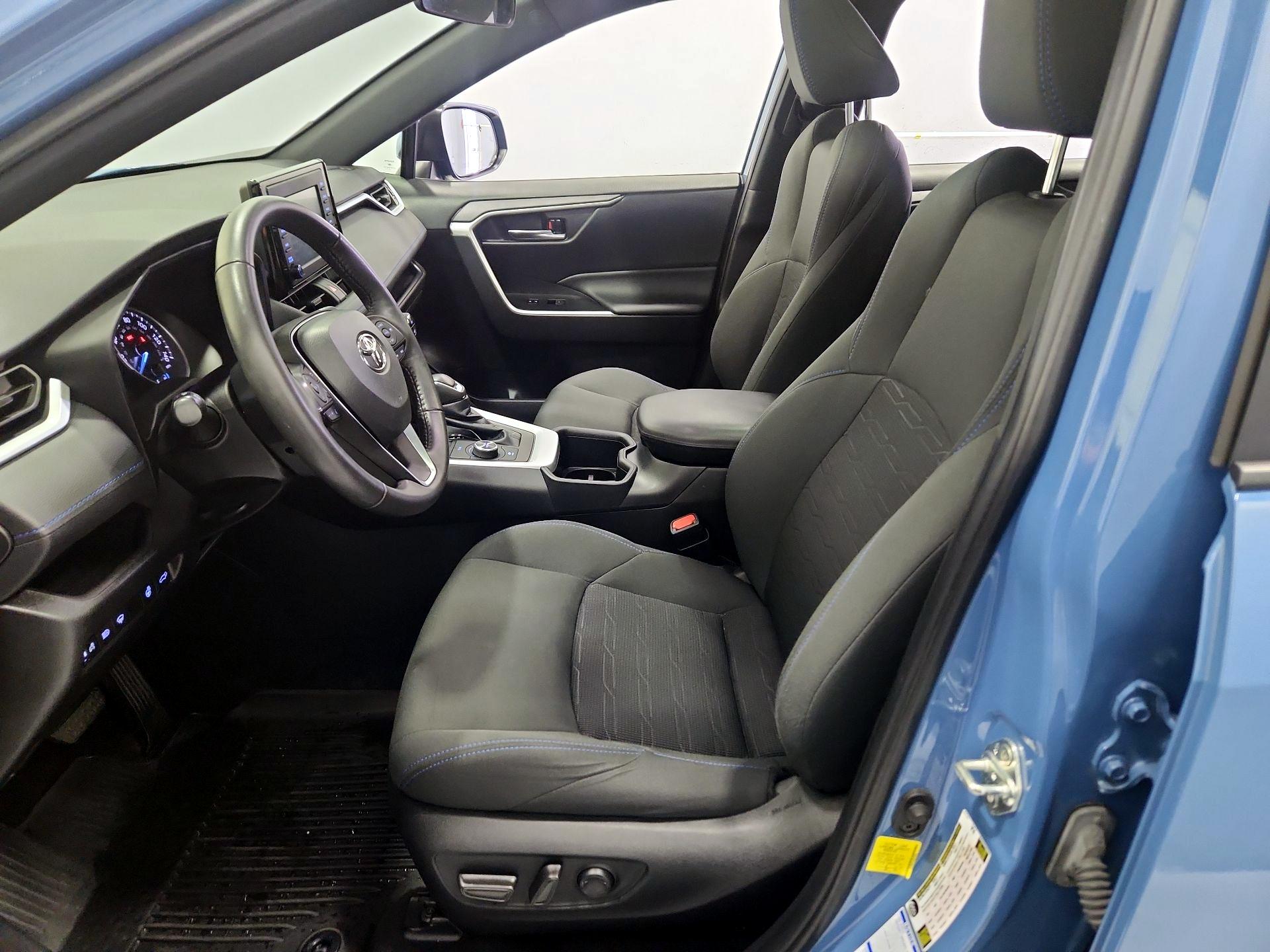 Thumbnail: 2022 Toyota RAV4 - 11