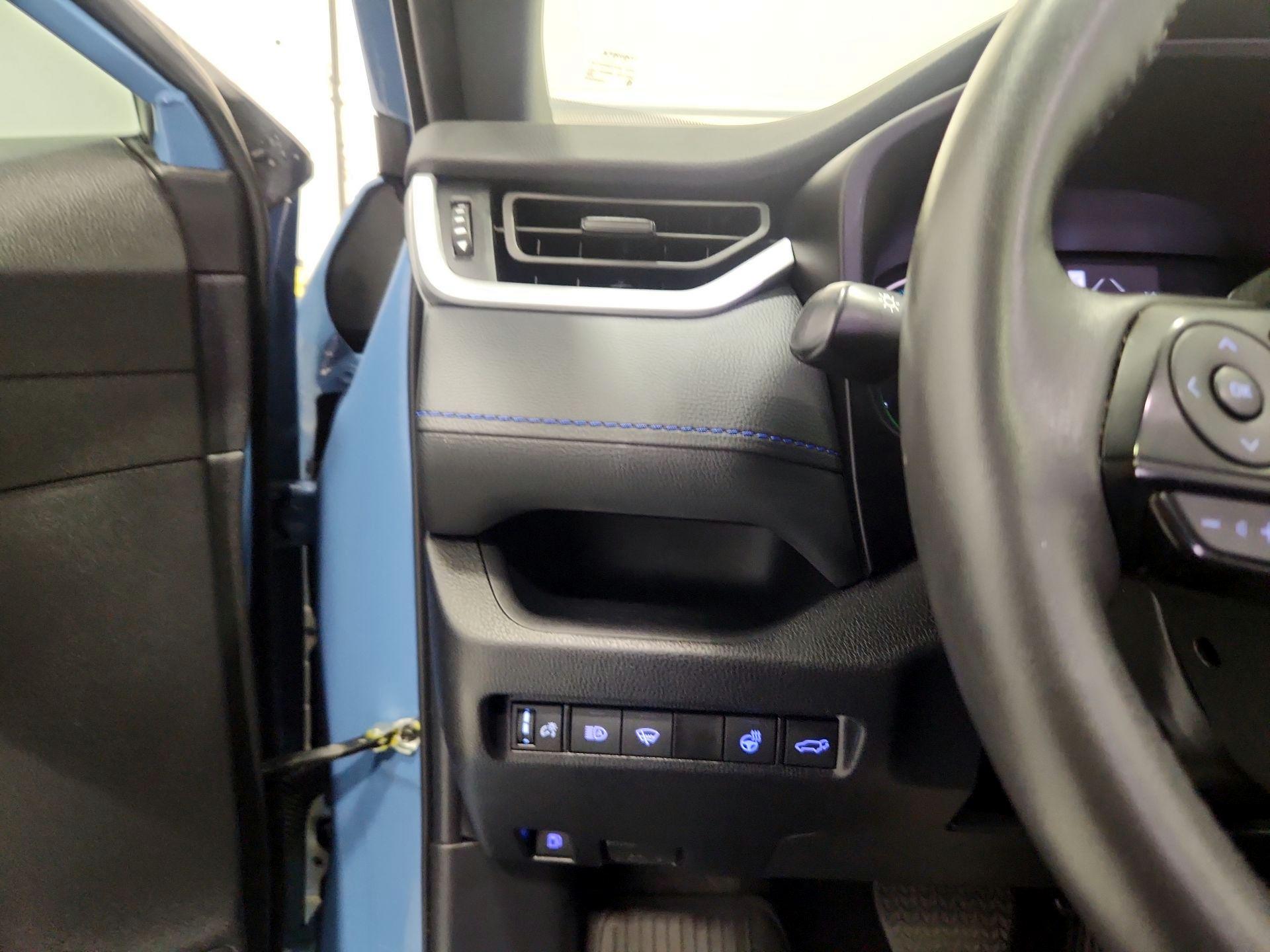 Thumbnail: 2022 Toyota RAV4 - 13