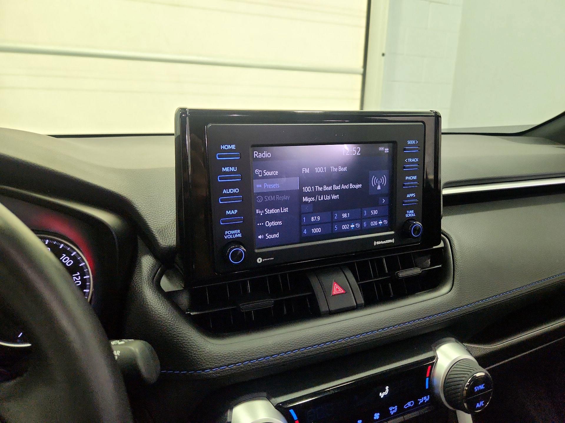 Thumbnail: 2022 Toyota RAV4 - 15