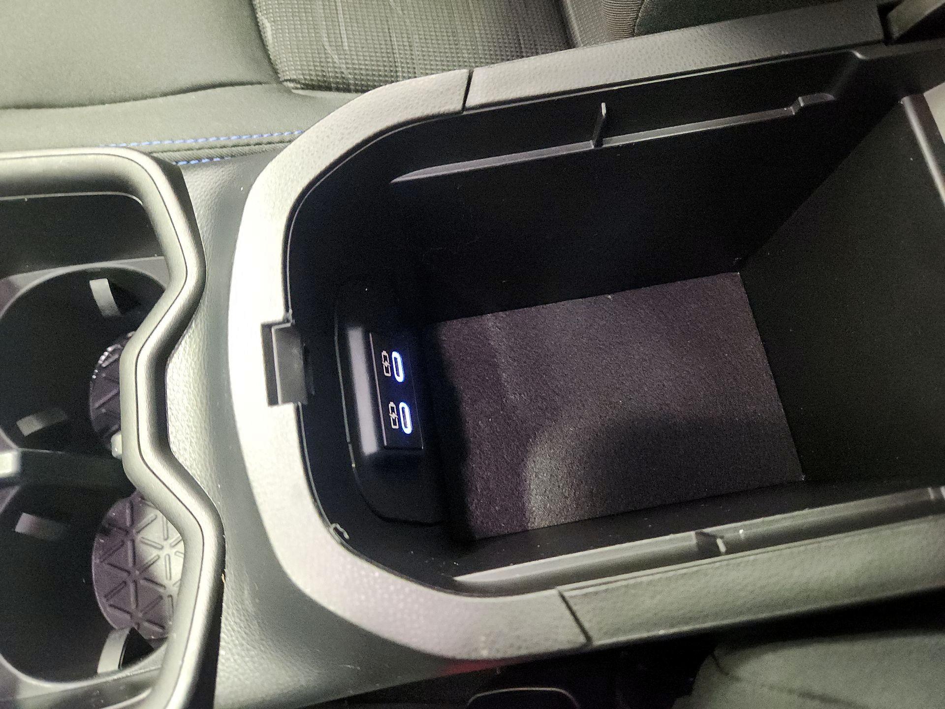 Thumbnail: 2022 Toyota RAV4 - 18