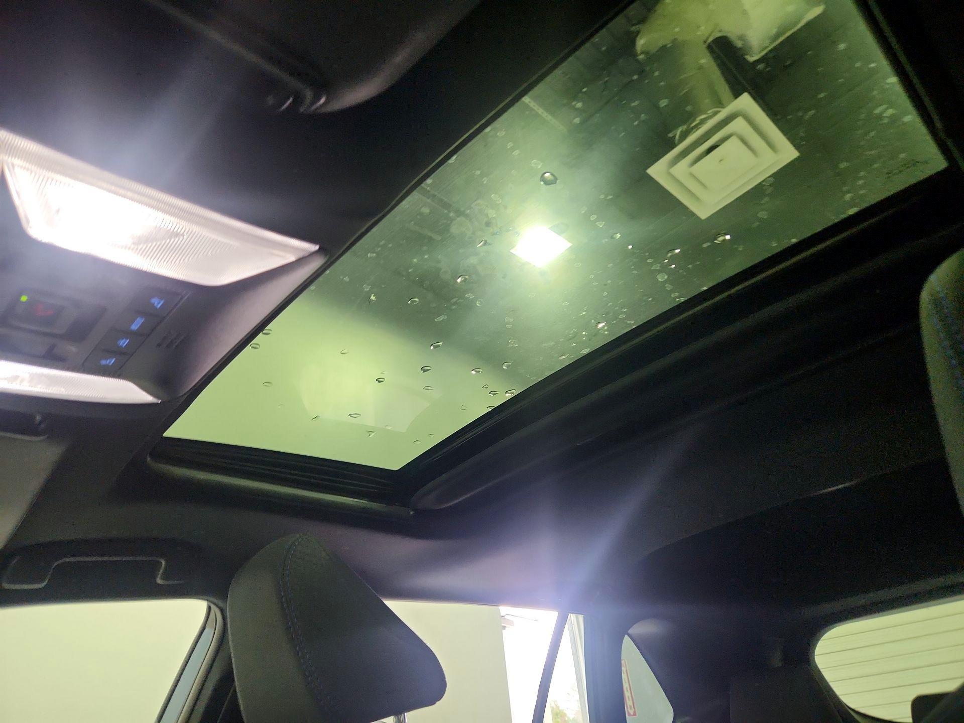 Thumbnail: 2022 Toyota RAV4 - 19