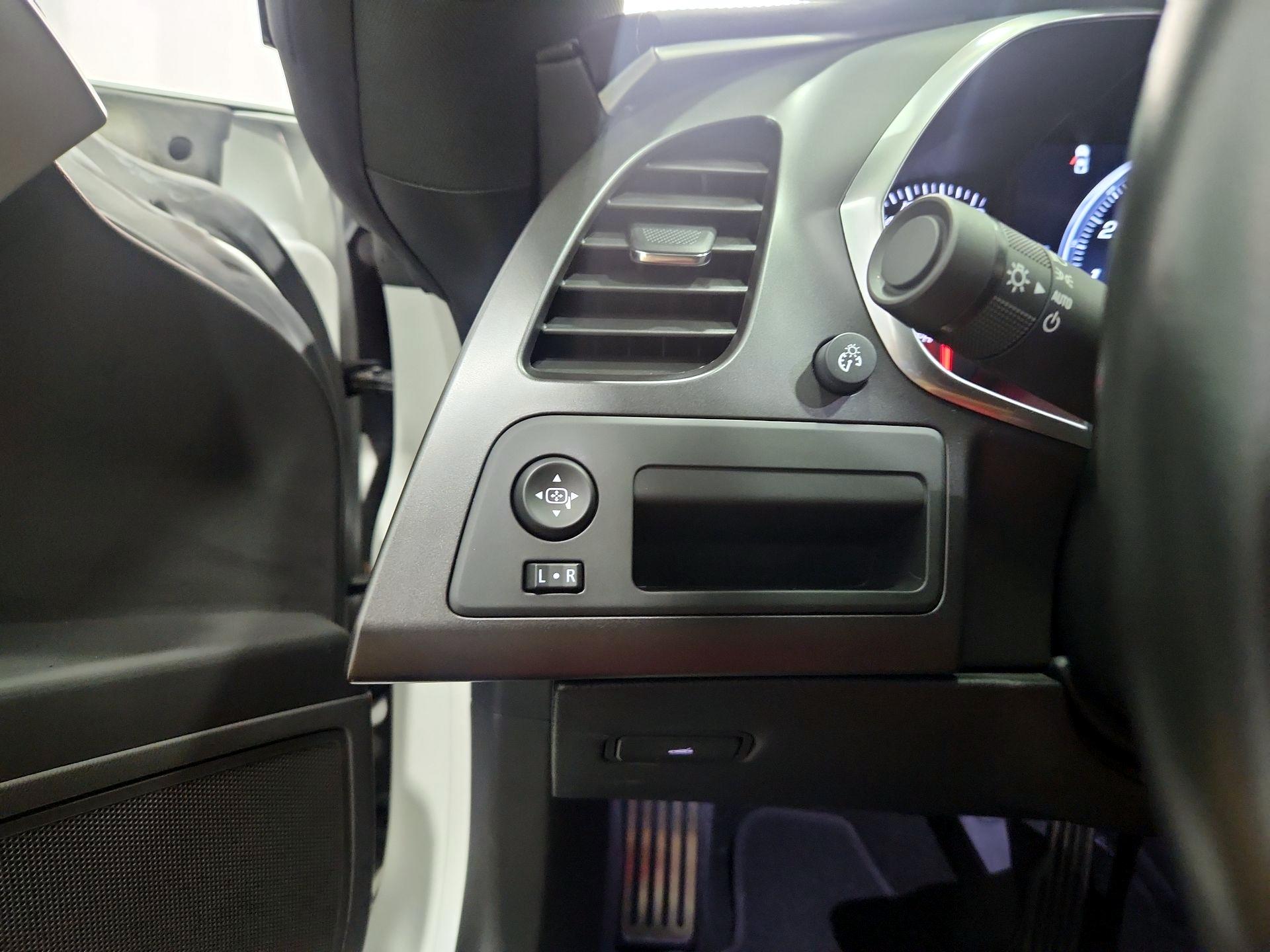 Thumbnail: 2018 Chevrolet Corvette - 13