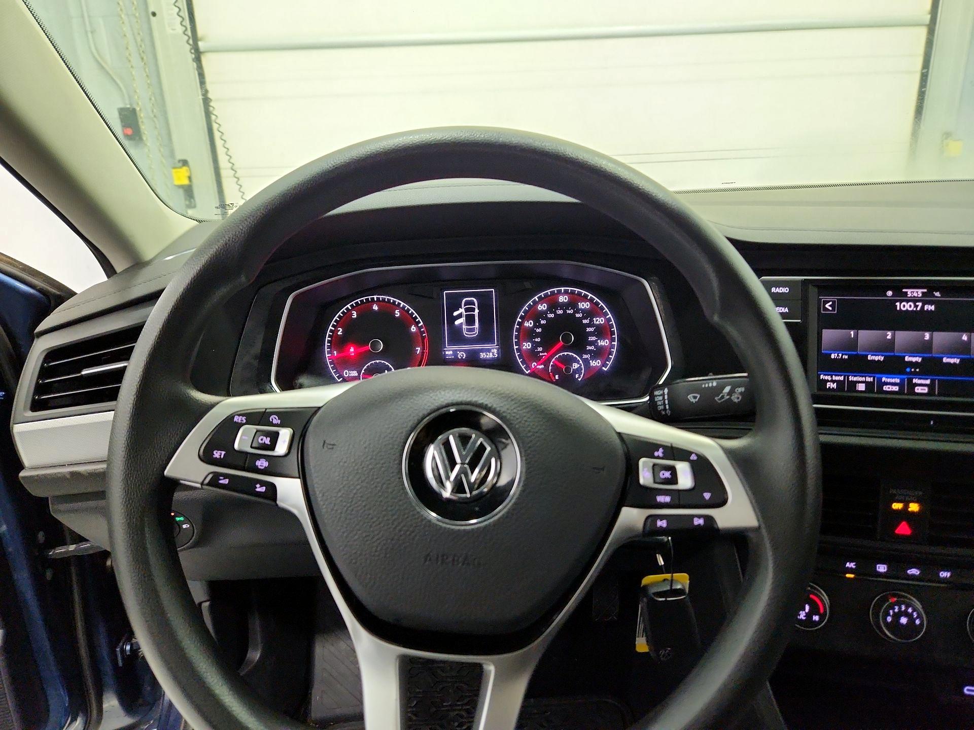 Thumbnail: 2021 Volkswagen Jetta - 10