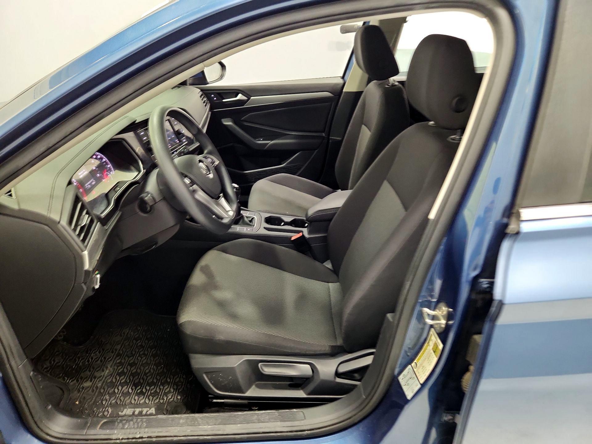 Thumbnail: 2021 Volkswagen Jetta - 11