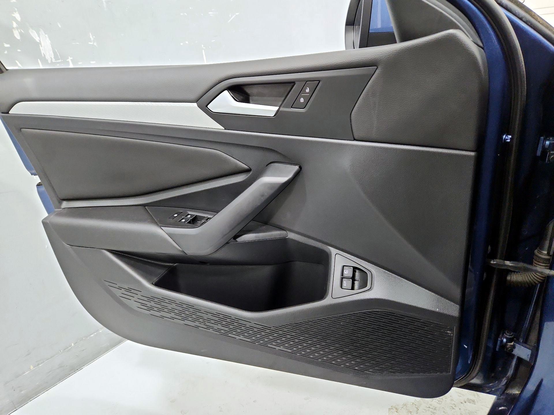 Thumbnail: 2021 Volkswagen Jetta - 12