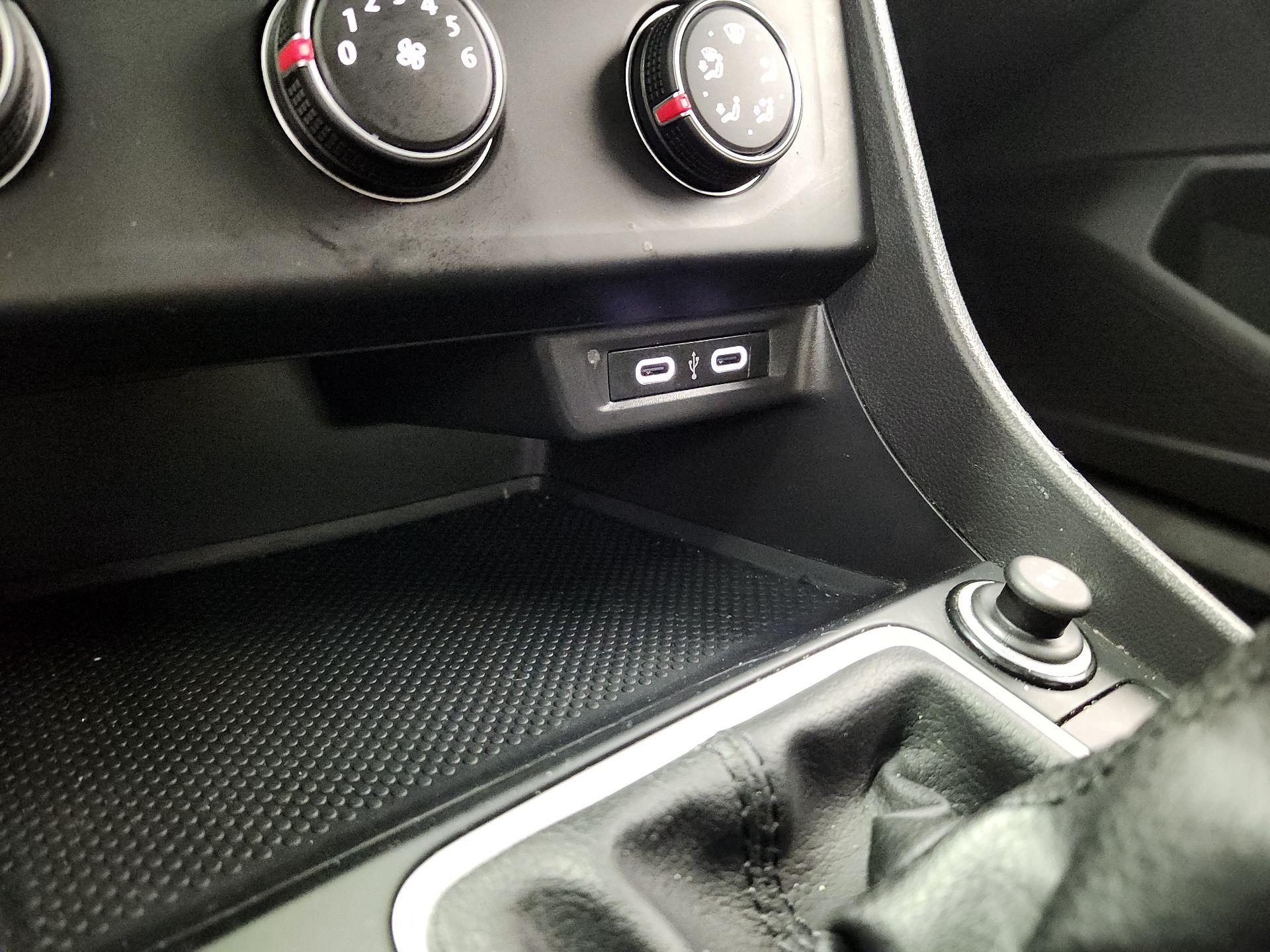 Thumbnail: 2021 Volkswagen Jetta - 18