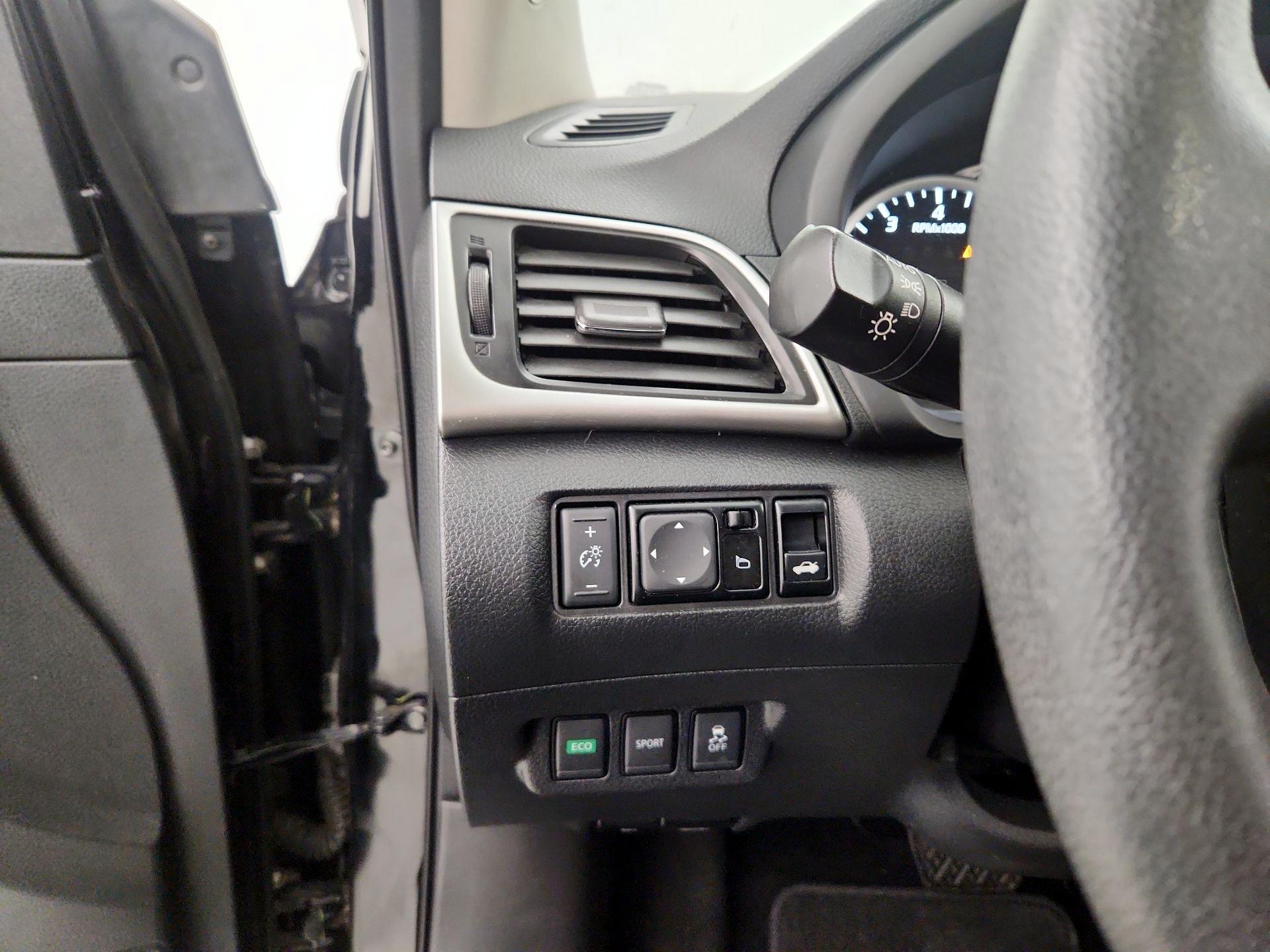 Thumbnail: 2017 Nissan Sentra - 13