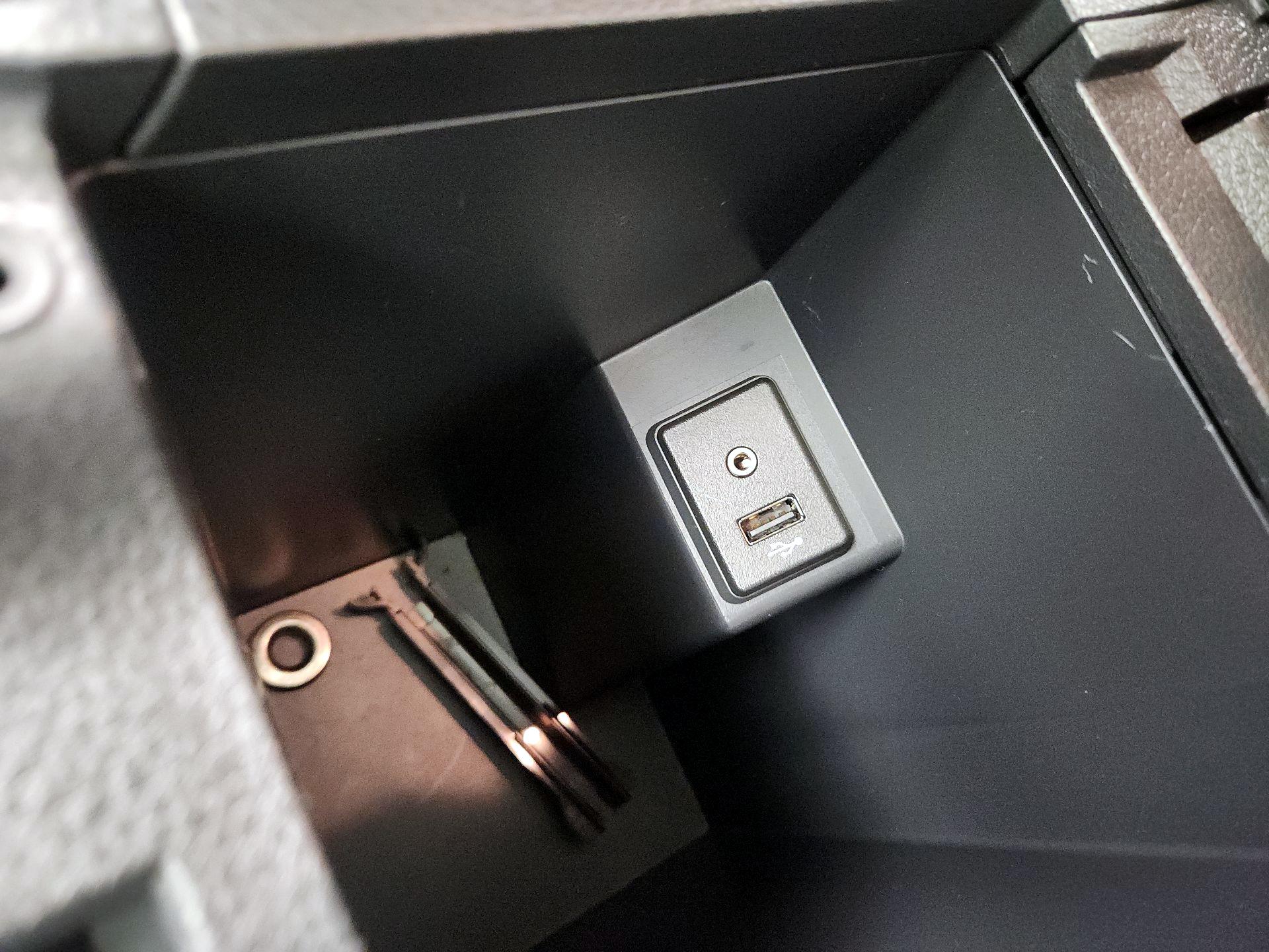 Thumbnail: 2017 Nissan Sentra - 19