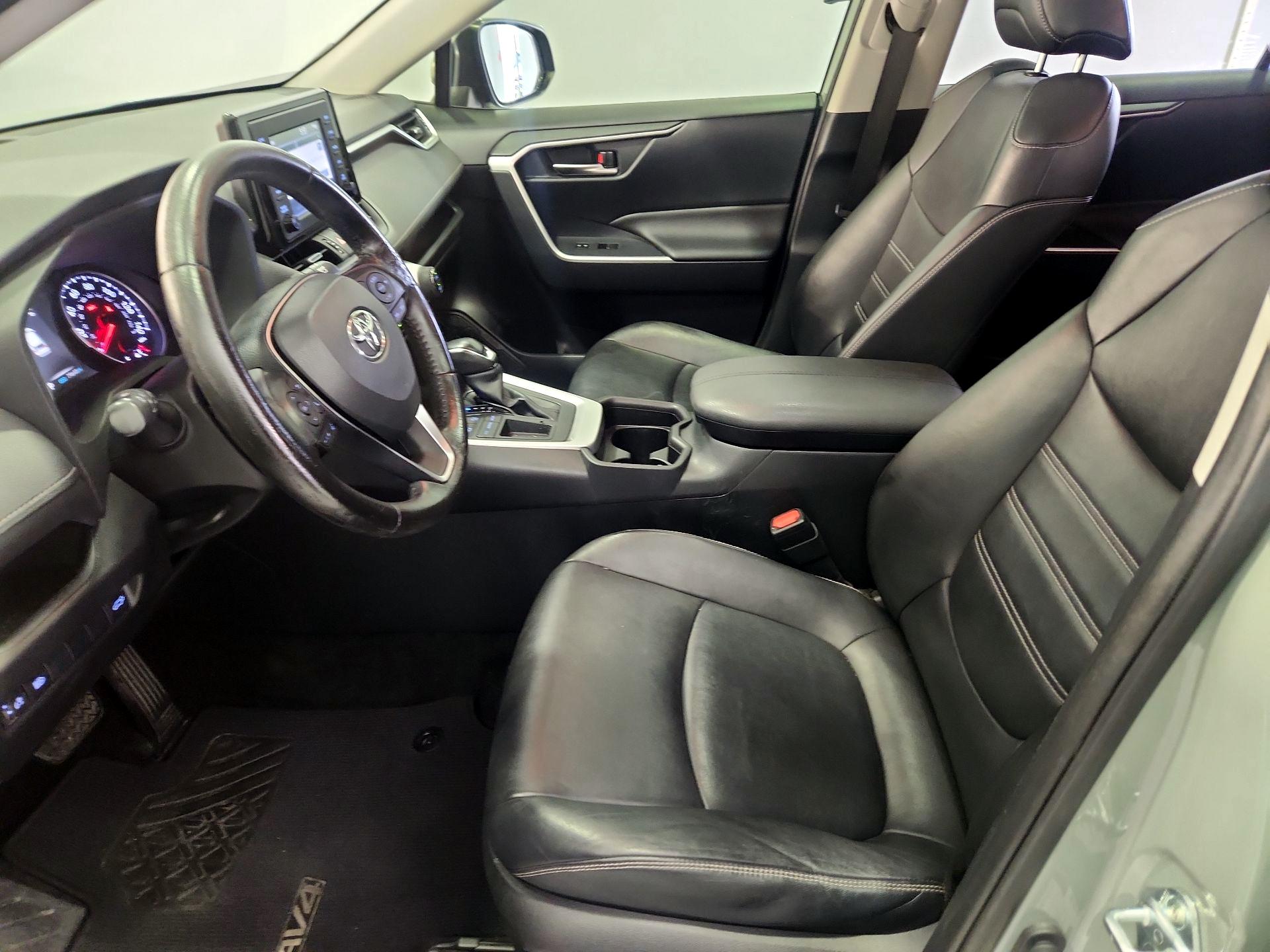 Thumbnail: 2019 Toyota RAV4 - 11