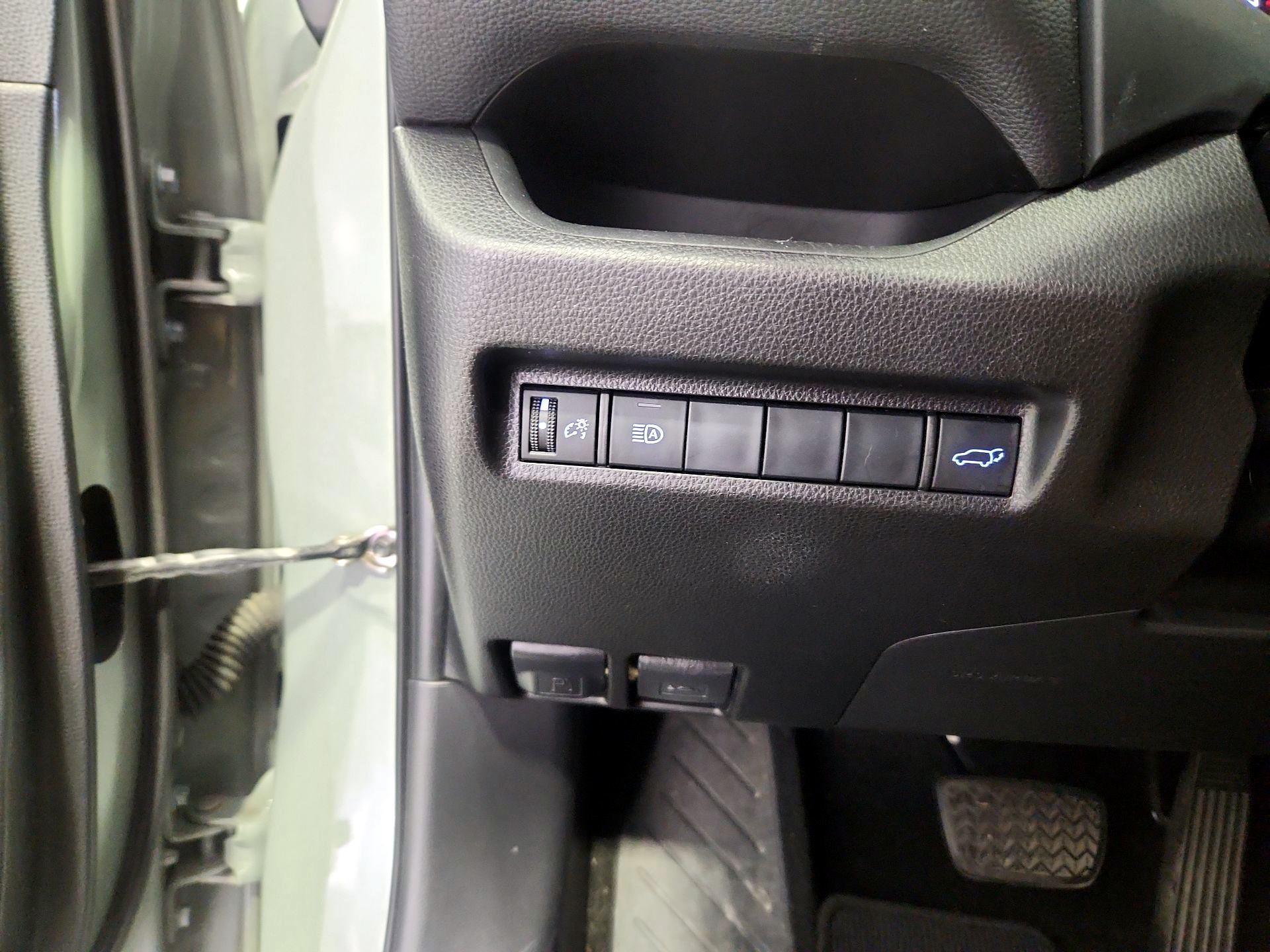 Thumbnail: 2019 Toyota RAV4 - 13