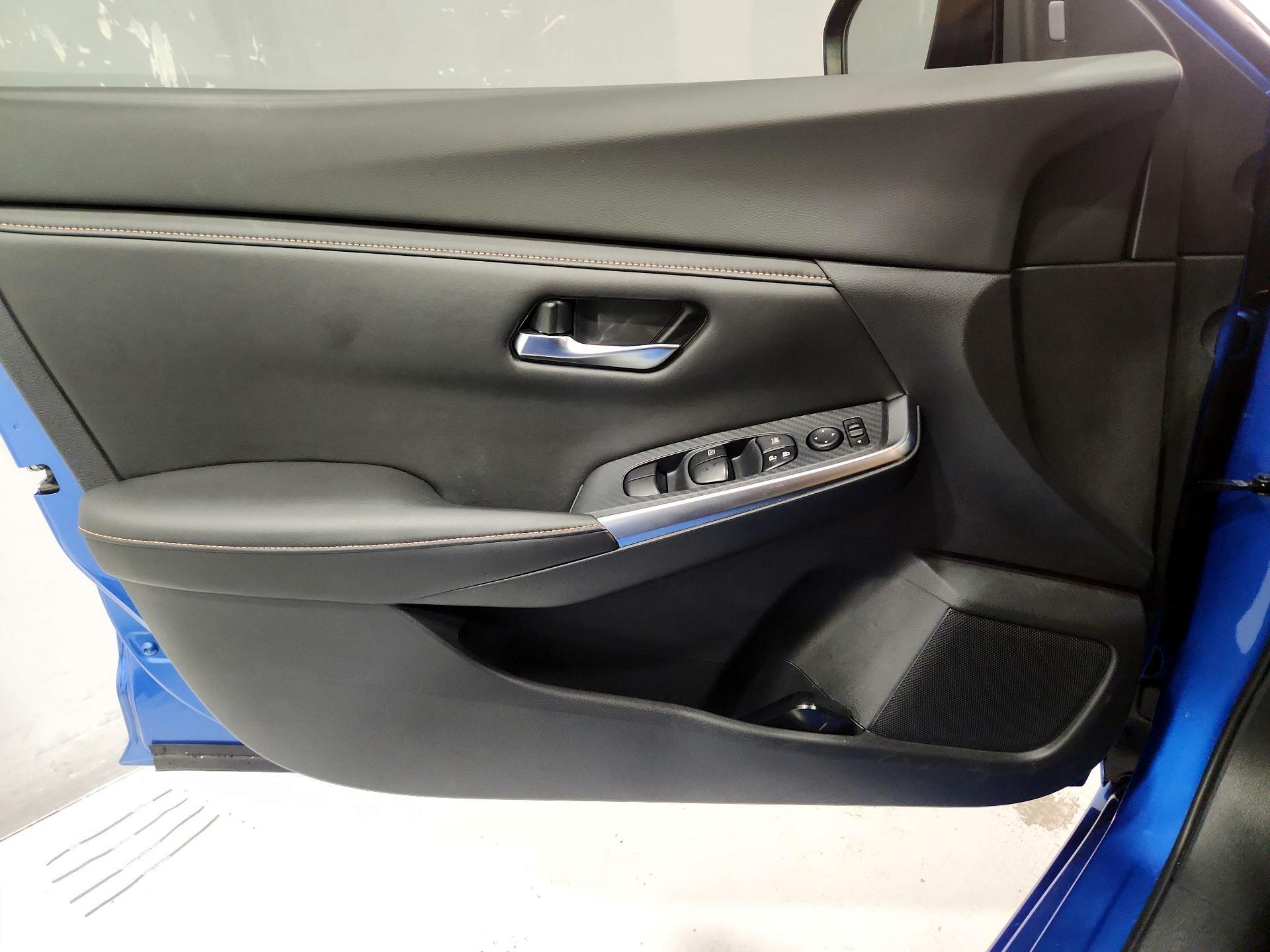 Thumbnail: 2020 Nissan Sentra - 12