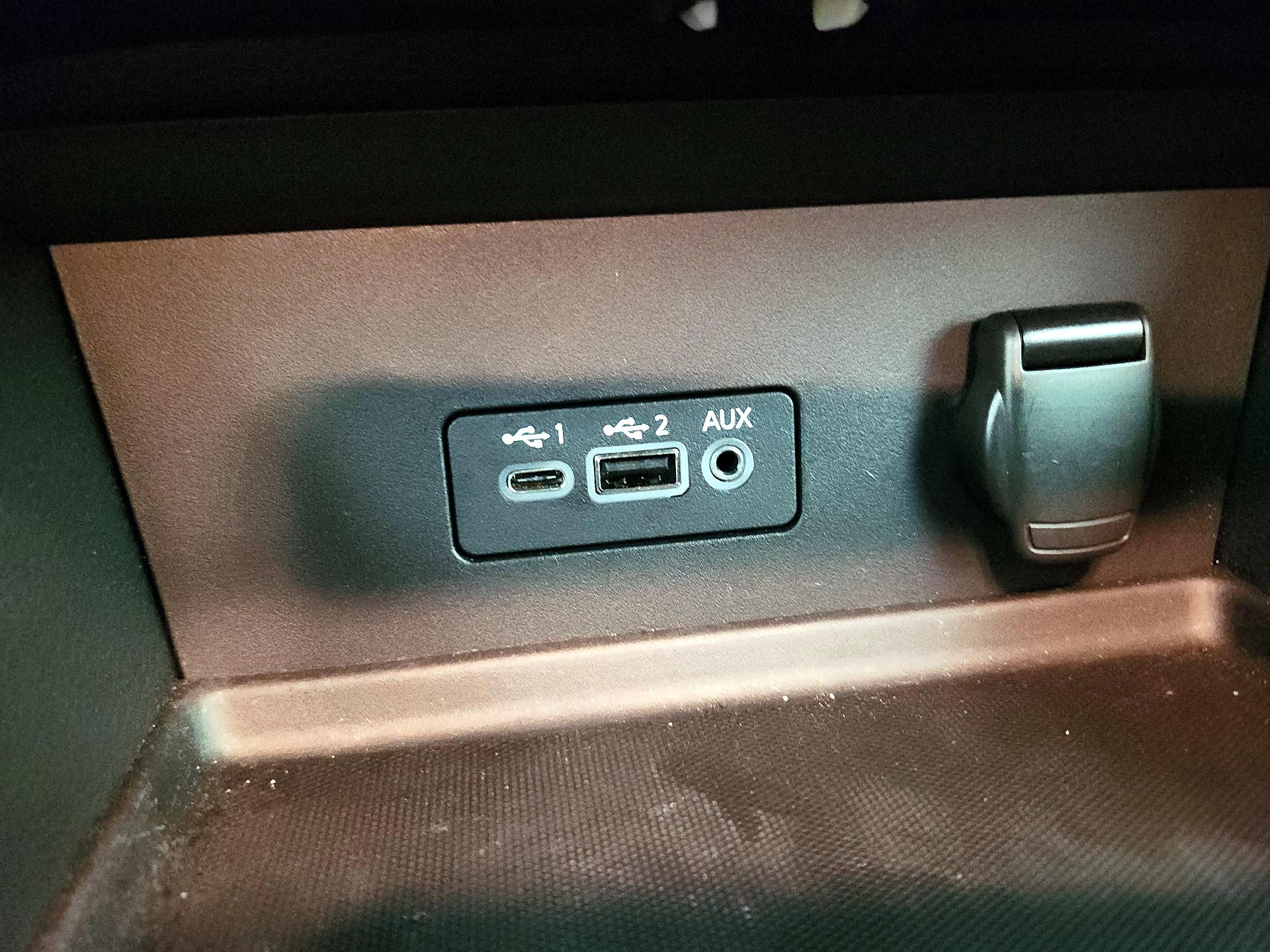 Thumbnail: 2020 Nissan Sentra - 18