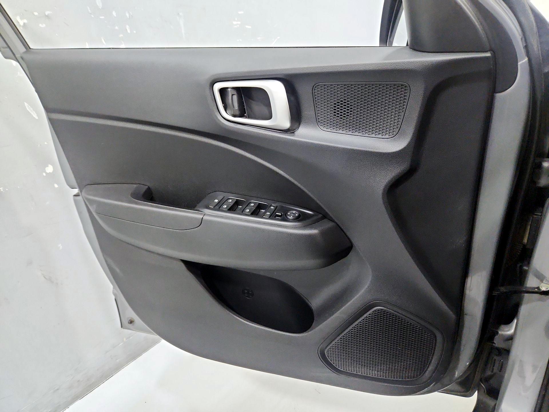 Thumbnail: 2021 Hyundai Venue - 12