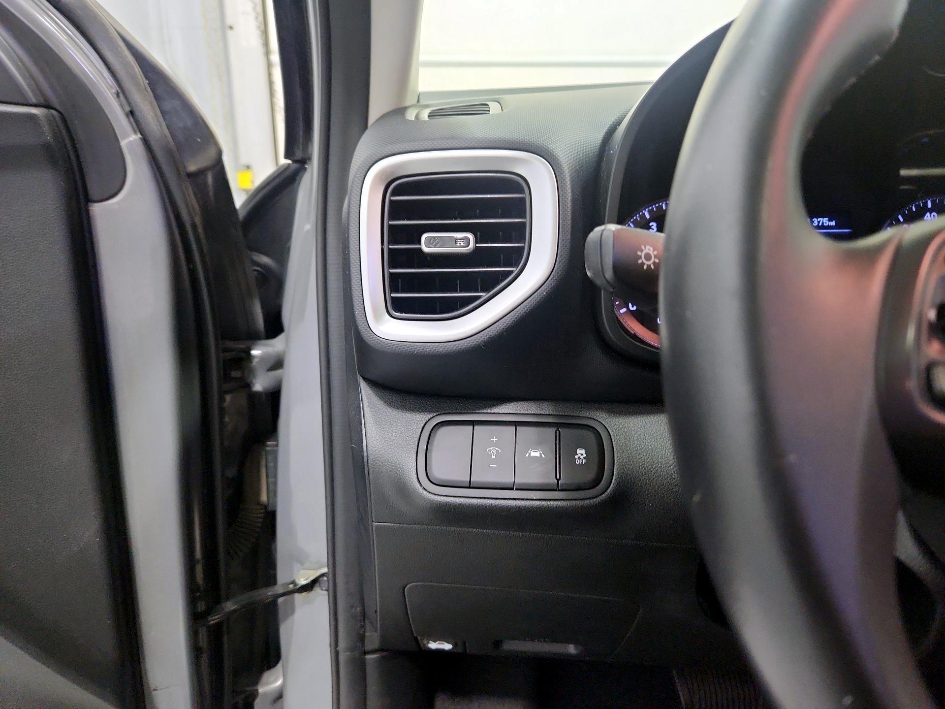 Thumbnail: 2021 Hyundai Venue - 13