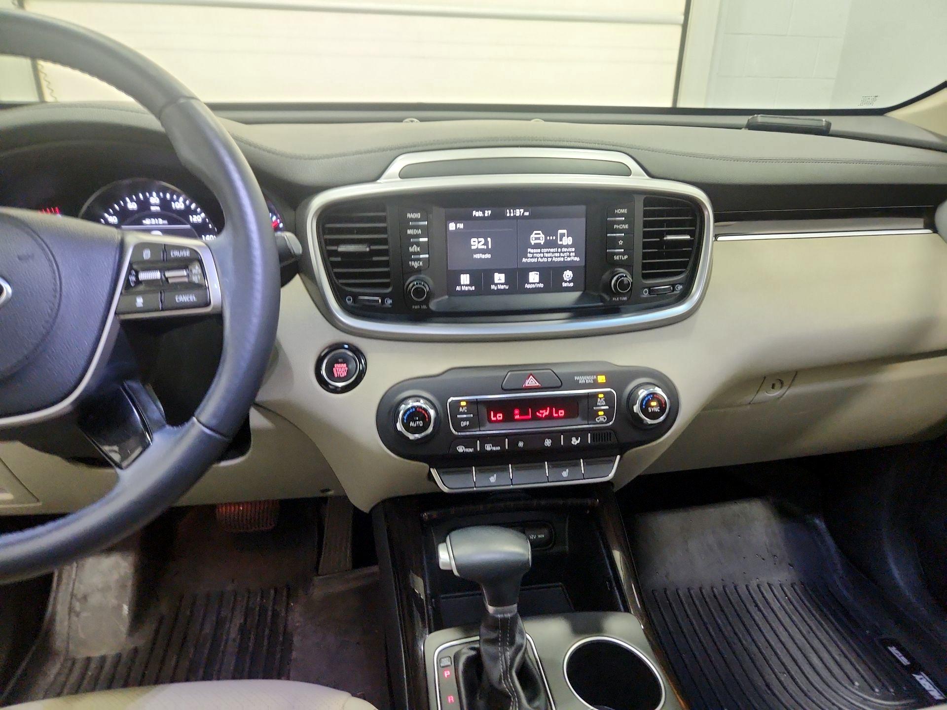 Thumbnail: 2020 Kia Sorento - 9