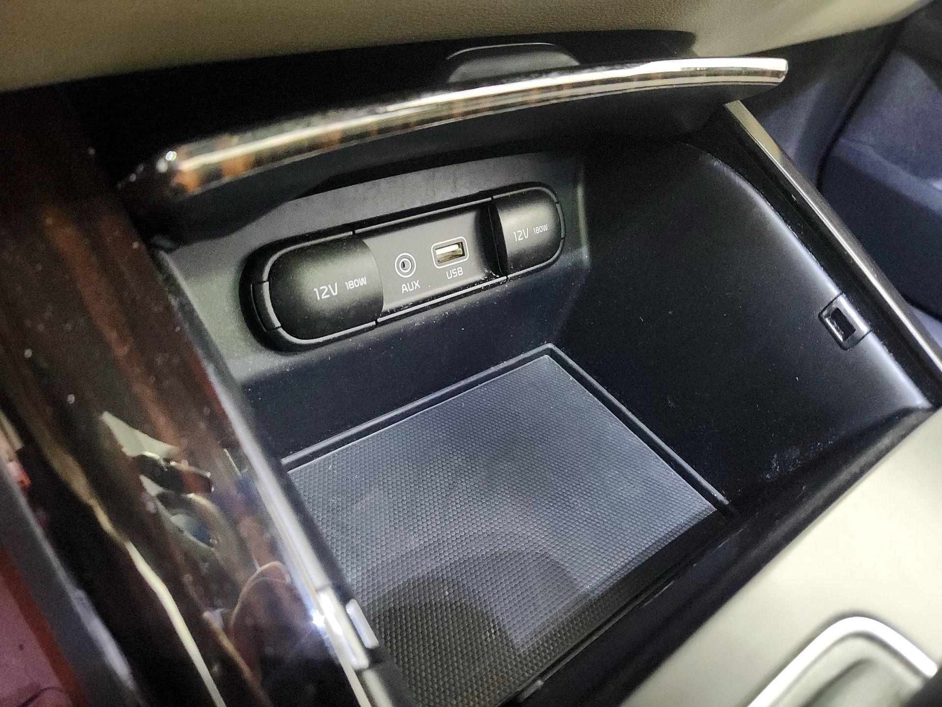 Thumbnail: 2020 Kia Sorento - 18