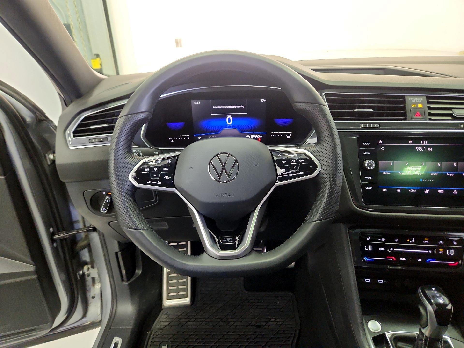 Thumbnail: 2022 Volkswagen Tiguan - 10