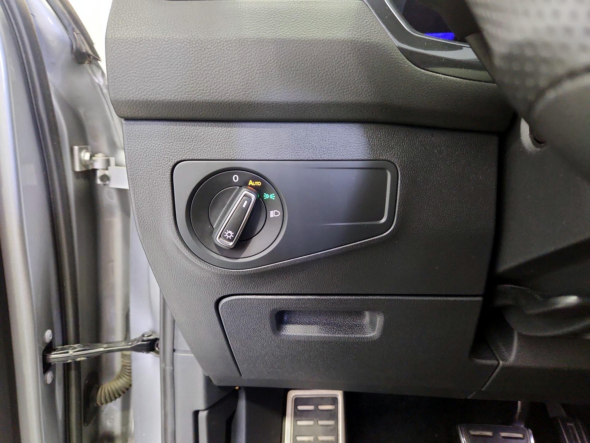 Thumbnail: 2022 Volkswagen Tiguan - 13