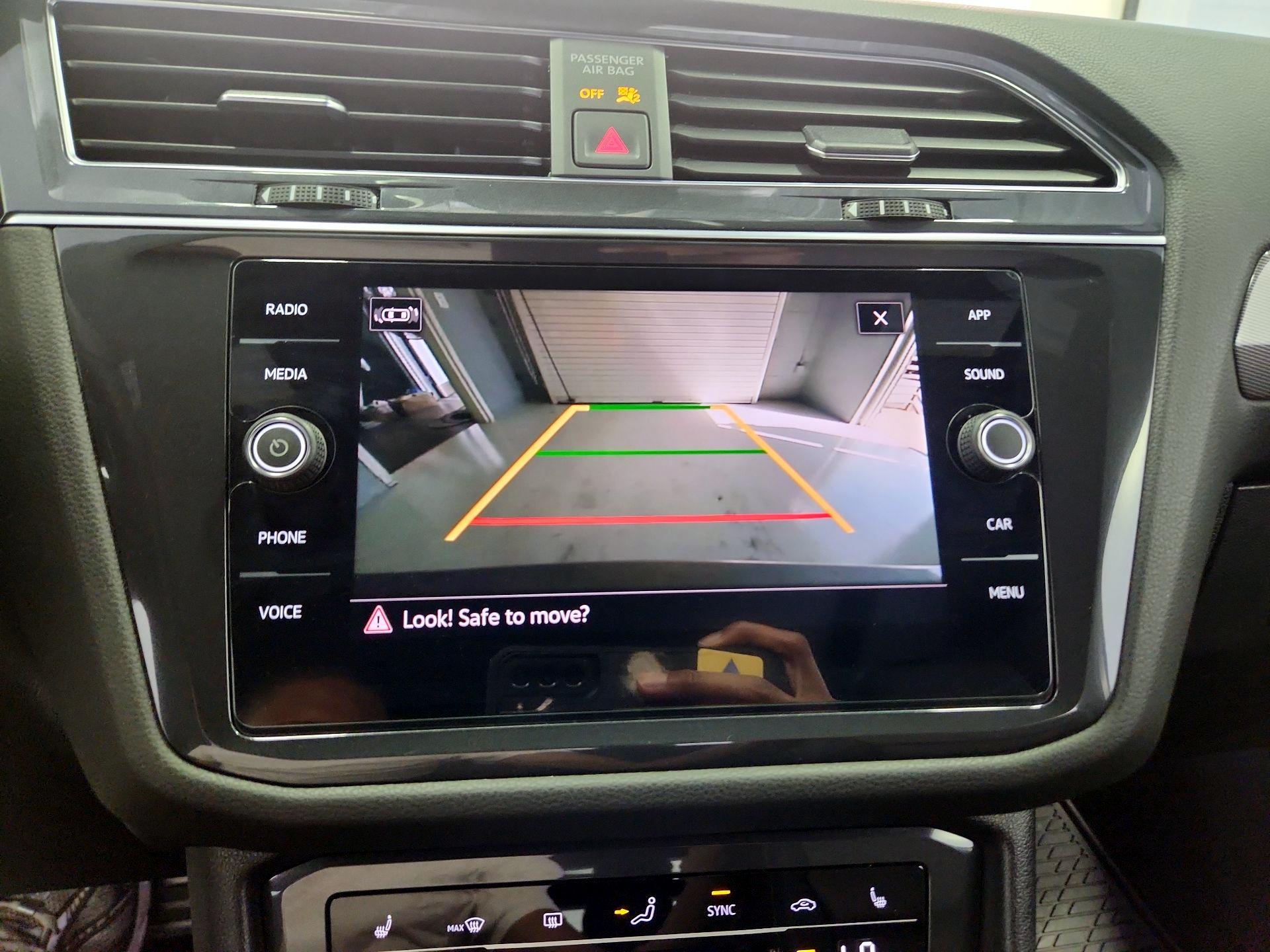 Thumbnail: 2022 Volkswagen Tiguan - 14