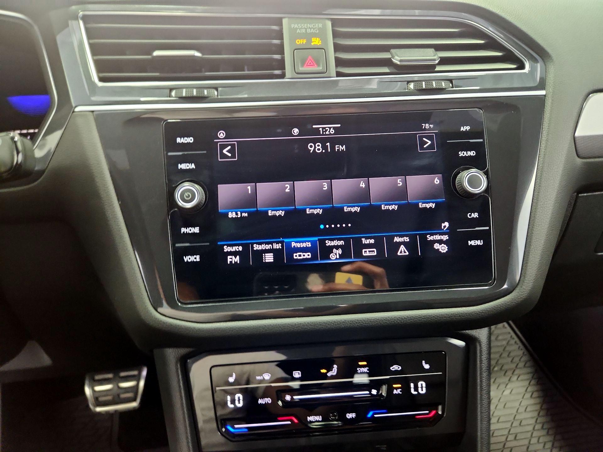 Thumbnail: 2022 Volkswagen Tiguan - 15