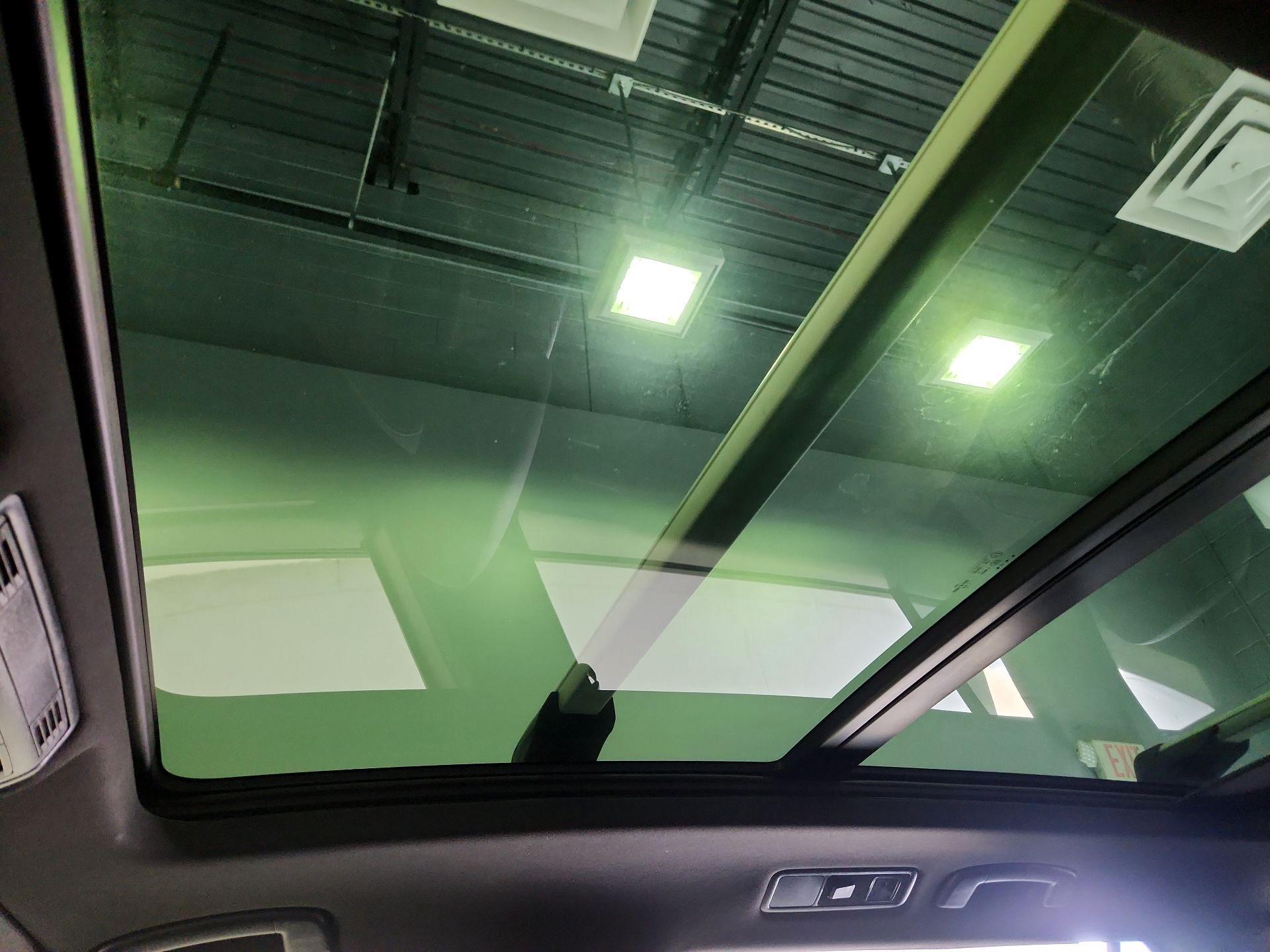 Thumbnail: 2022 Volkswagen Tiguan - 19