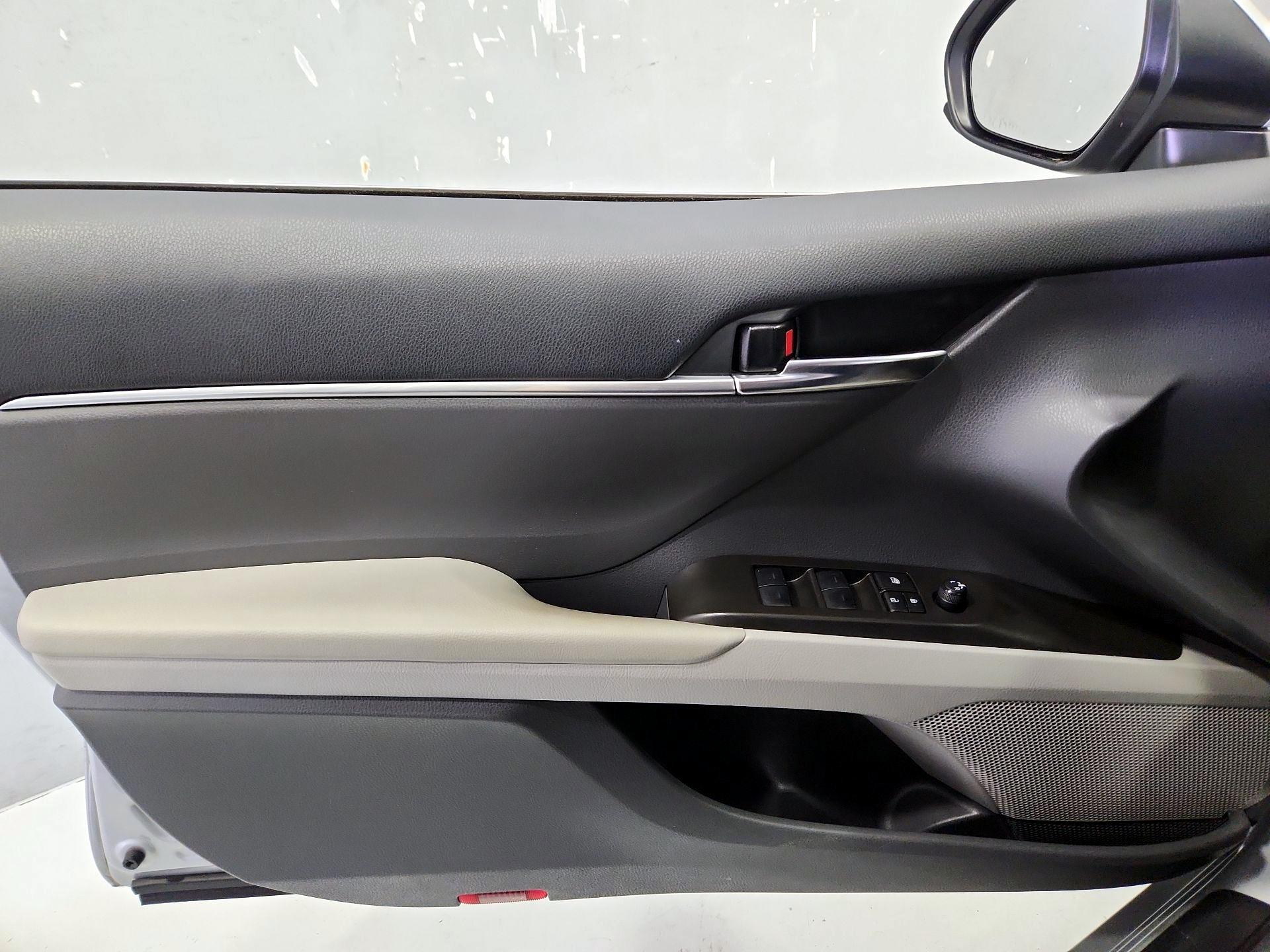 Thumbnail: 2023 Toyota Camry - 12