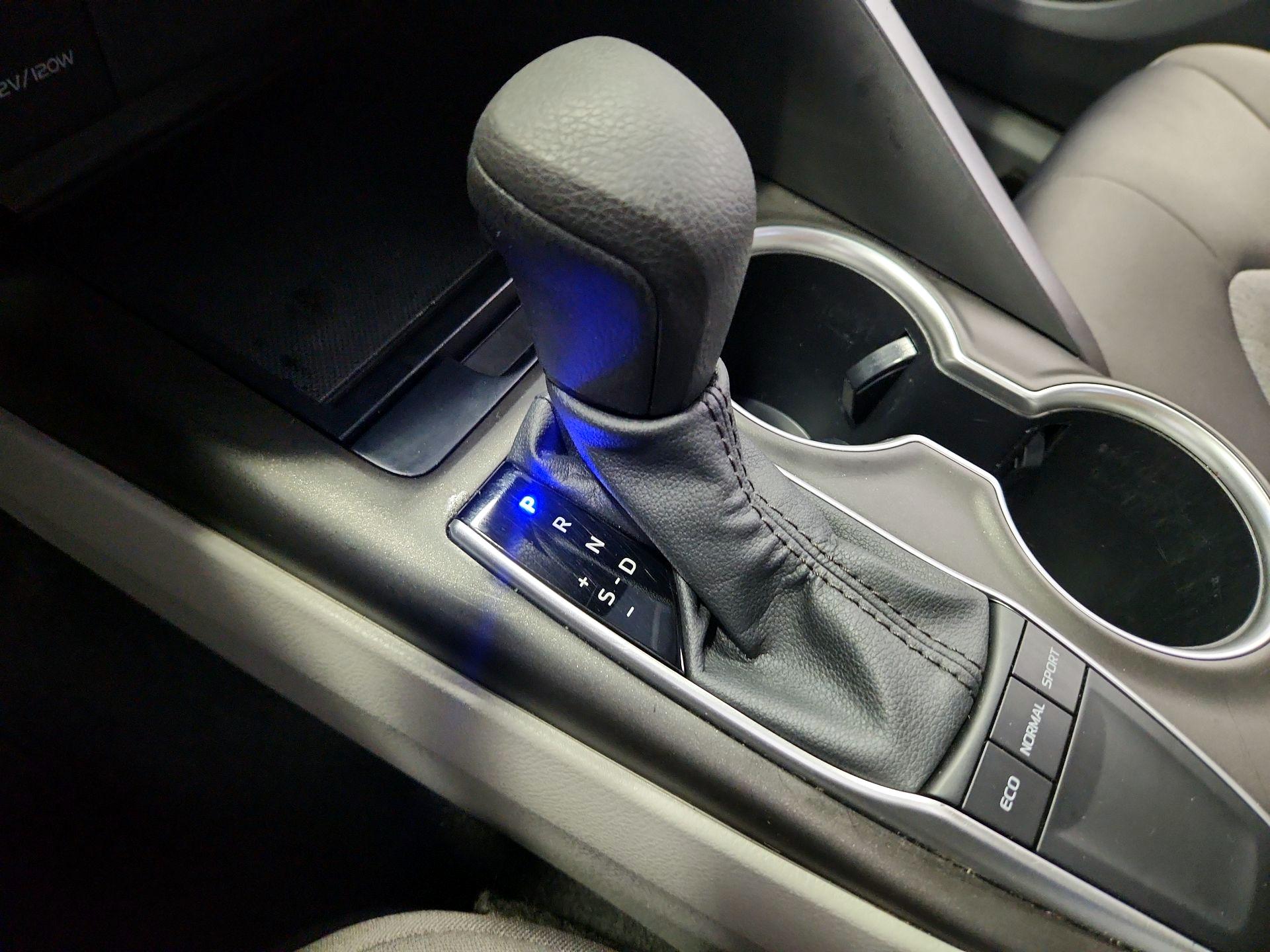 Thumbnail: 2023 Toyota Camry - 17