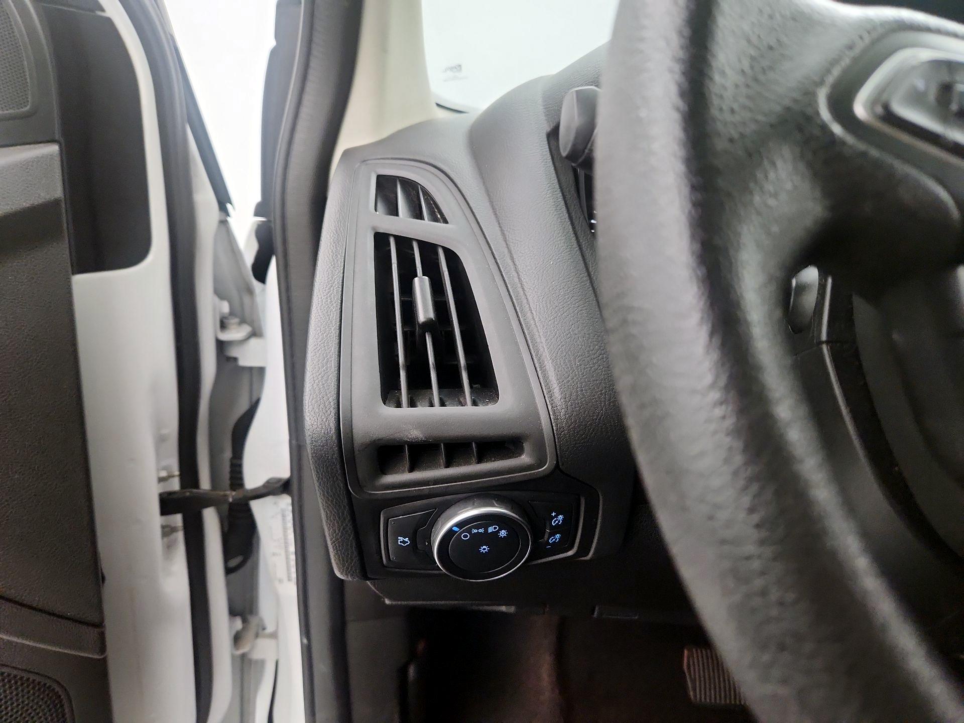 Thumbnail: 2017 Ford Focus - 13