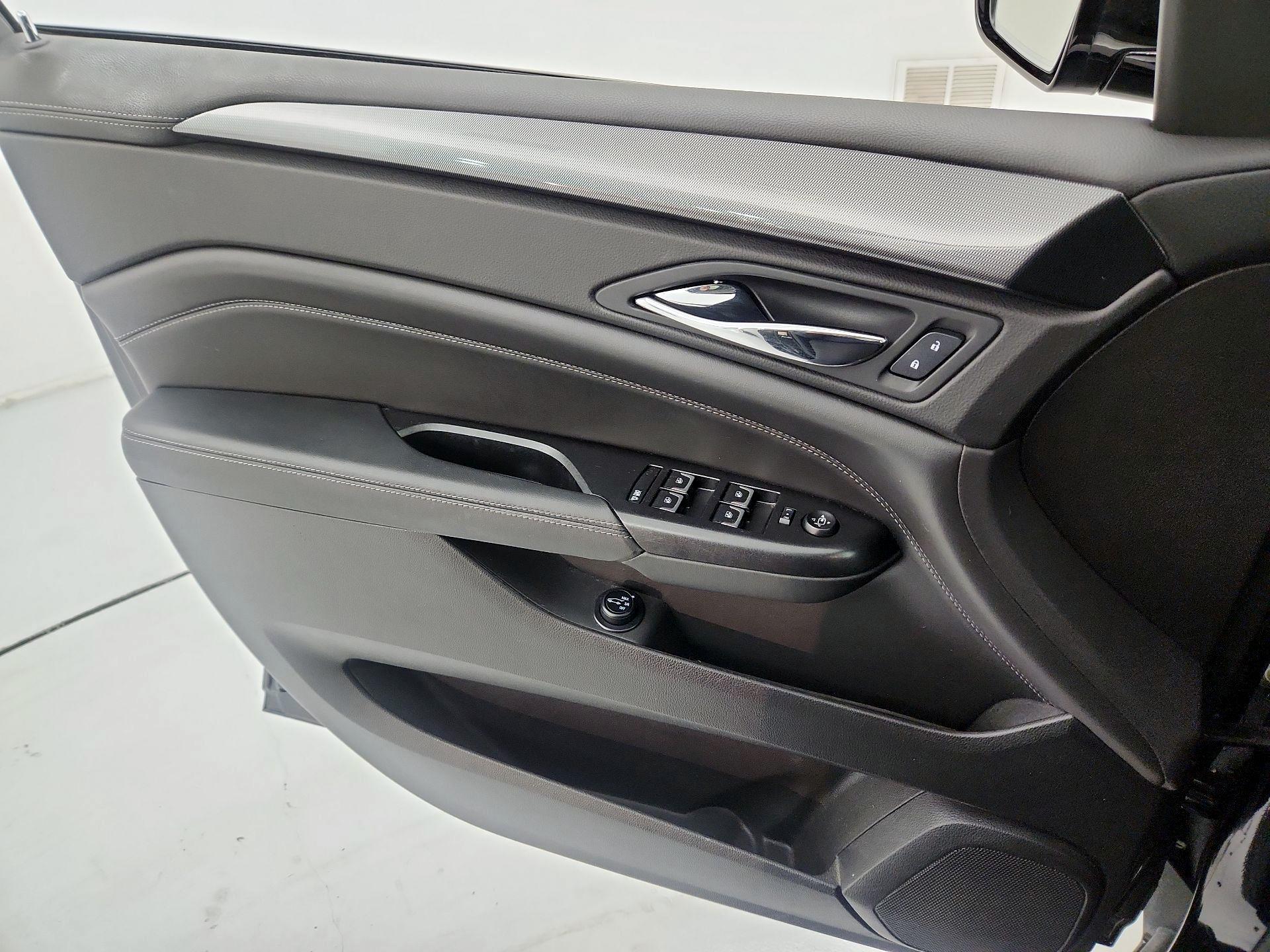 Thumbnail: 2016 Cadillac SRX - 12