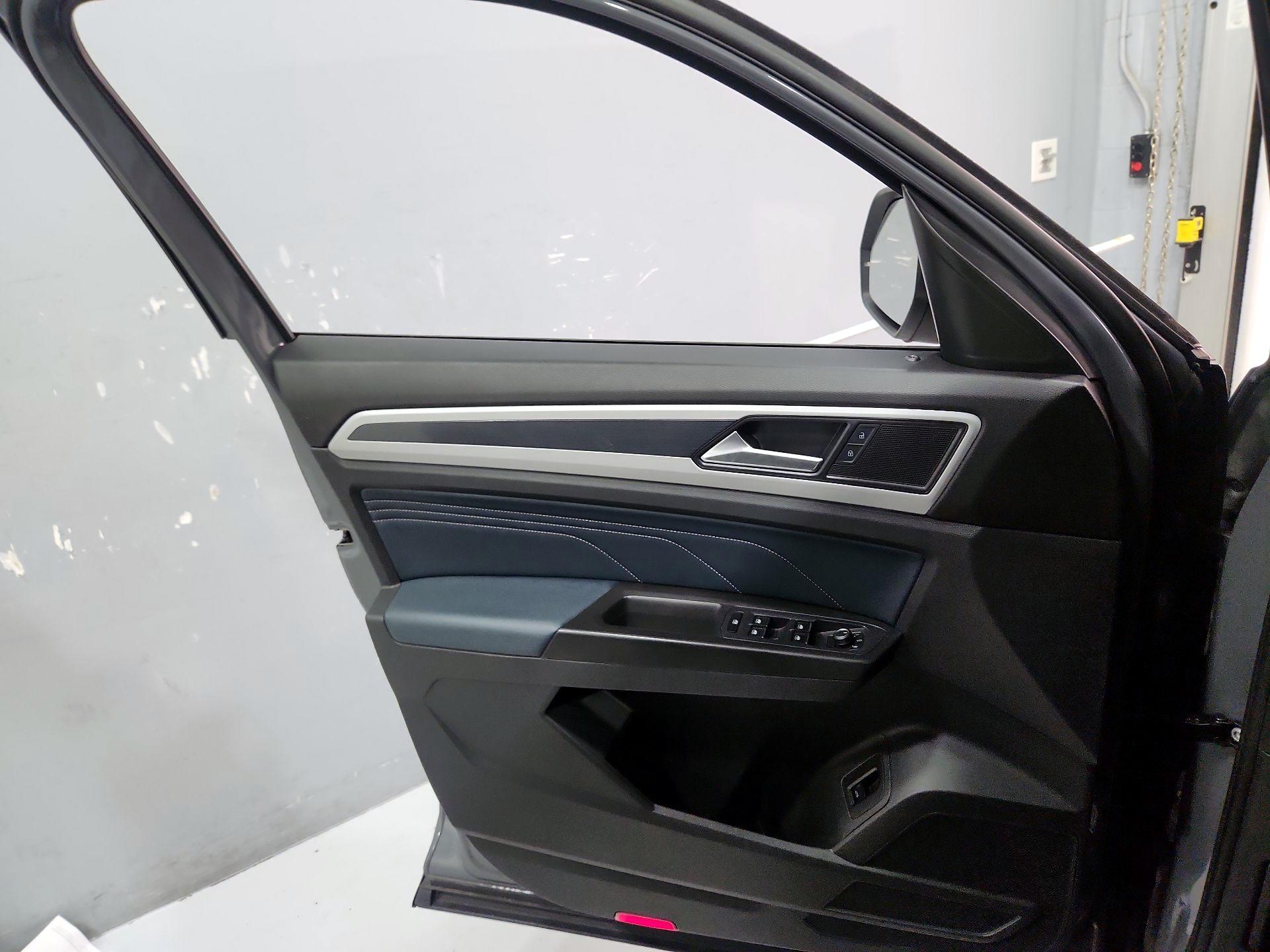 Thumbnail: 2022 Volkswagen Atlas - 12