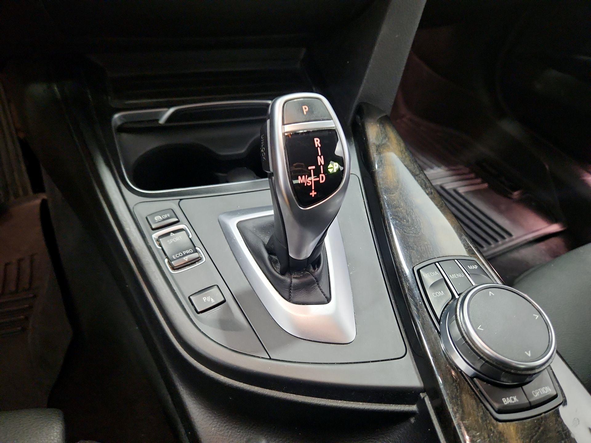 Thumbnail: 2018 BMW 3 Series - 18