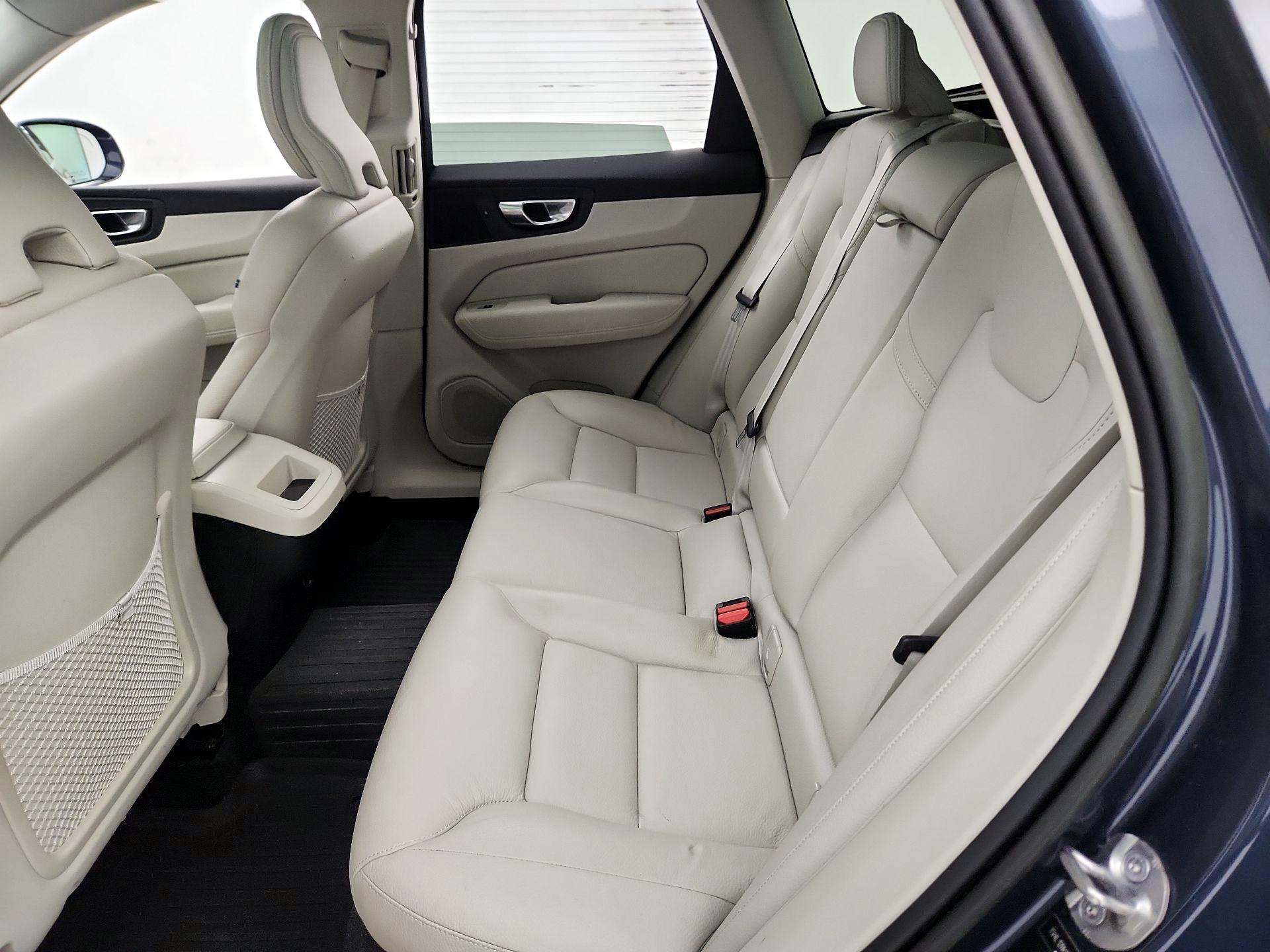 Thumbnail: 2023 Volvo XC60 - 20