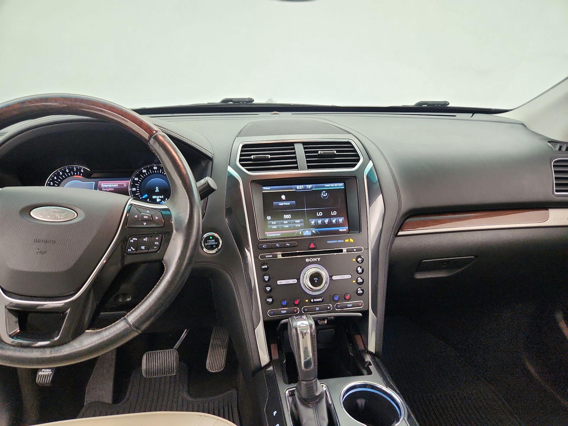 Thumbnail: 2016 Ford Explorer - 9