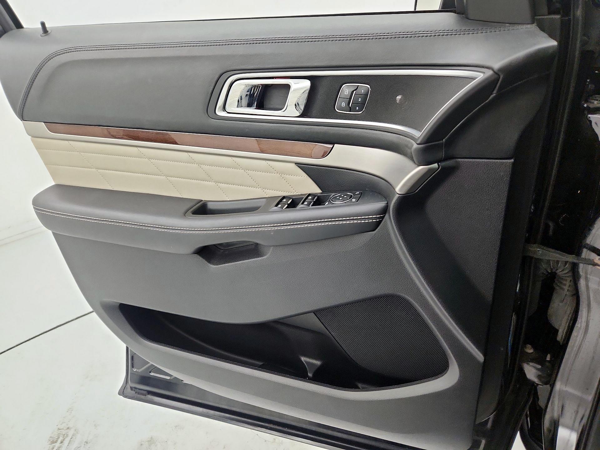 Thumbnail: 2016 Ford Explorer - 12