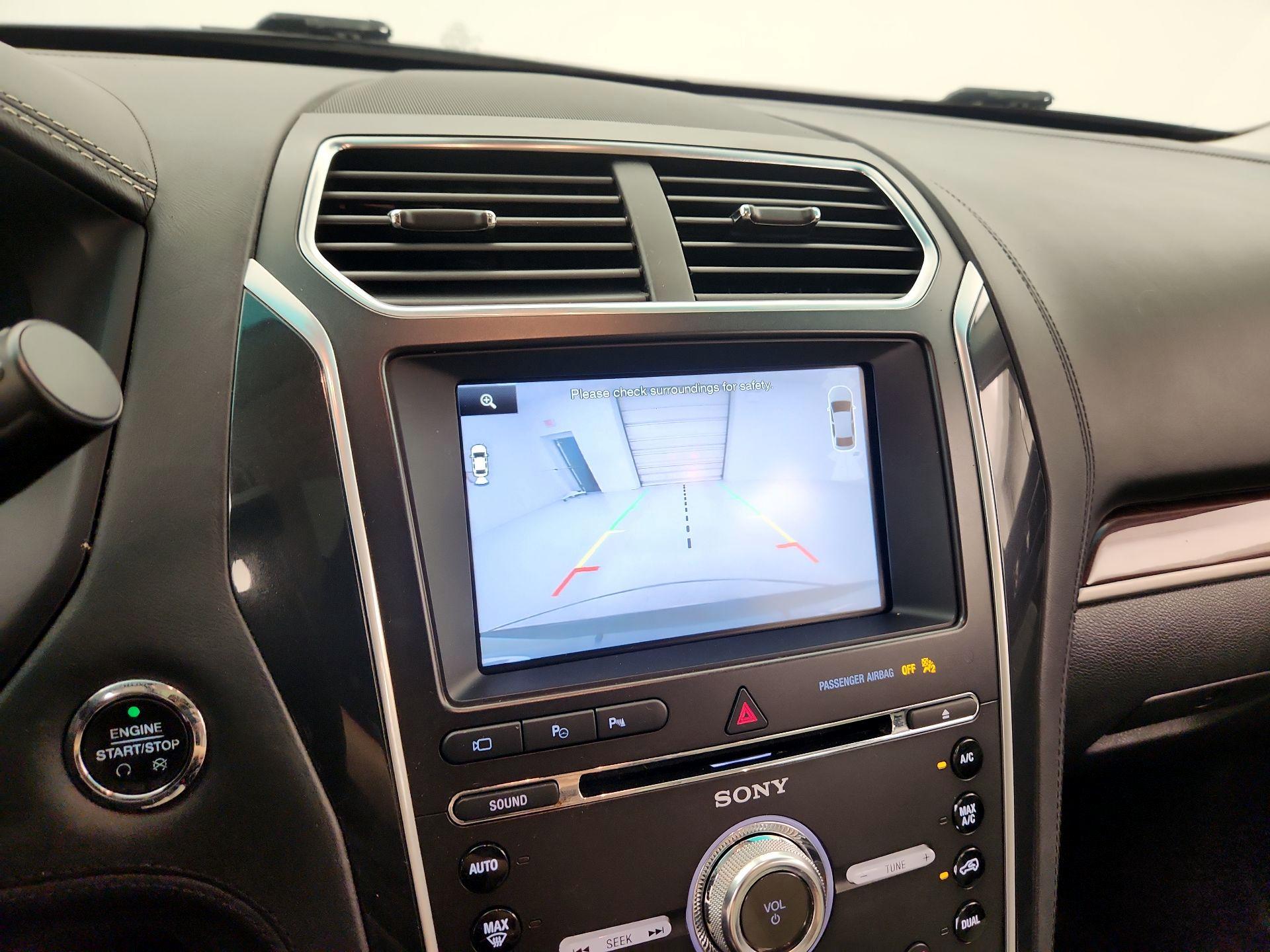 Thumbnail: 2016 Ford Explorer - 14