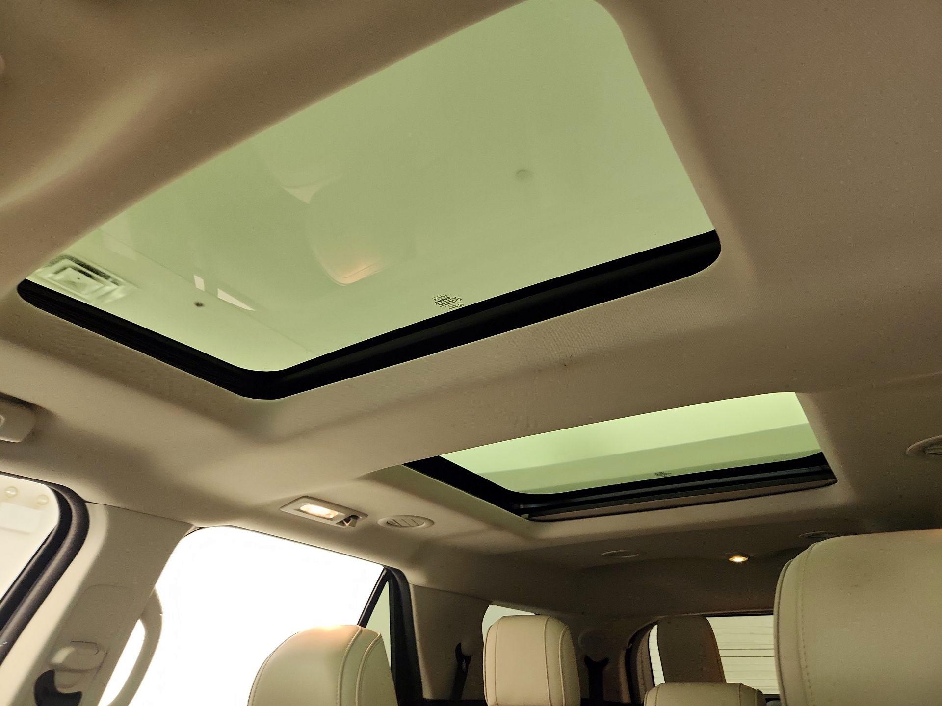 Thumbnail: 2016 Ford Explorer - 19