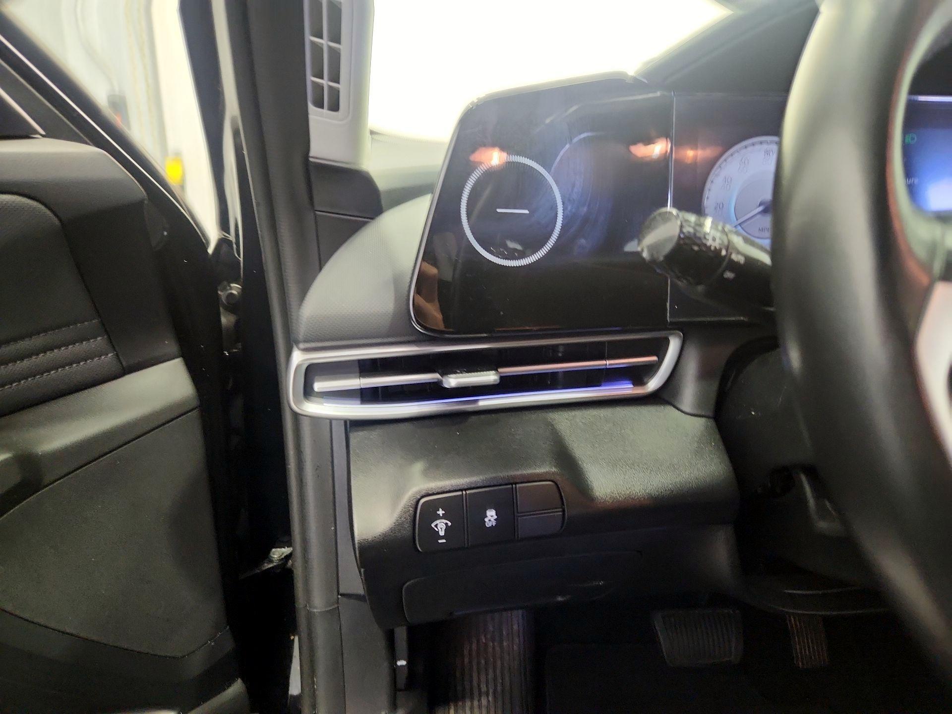 Thumbnail: 2024 Hyundai Elantra - 13