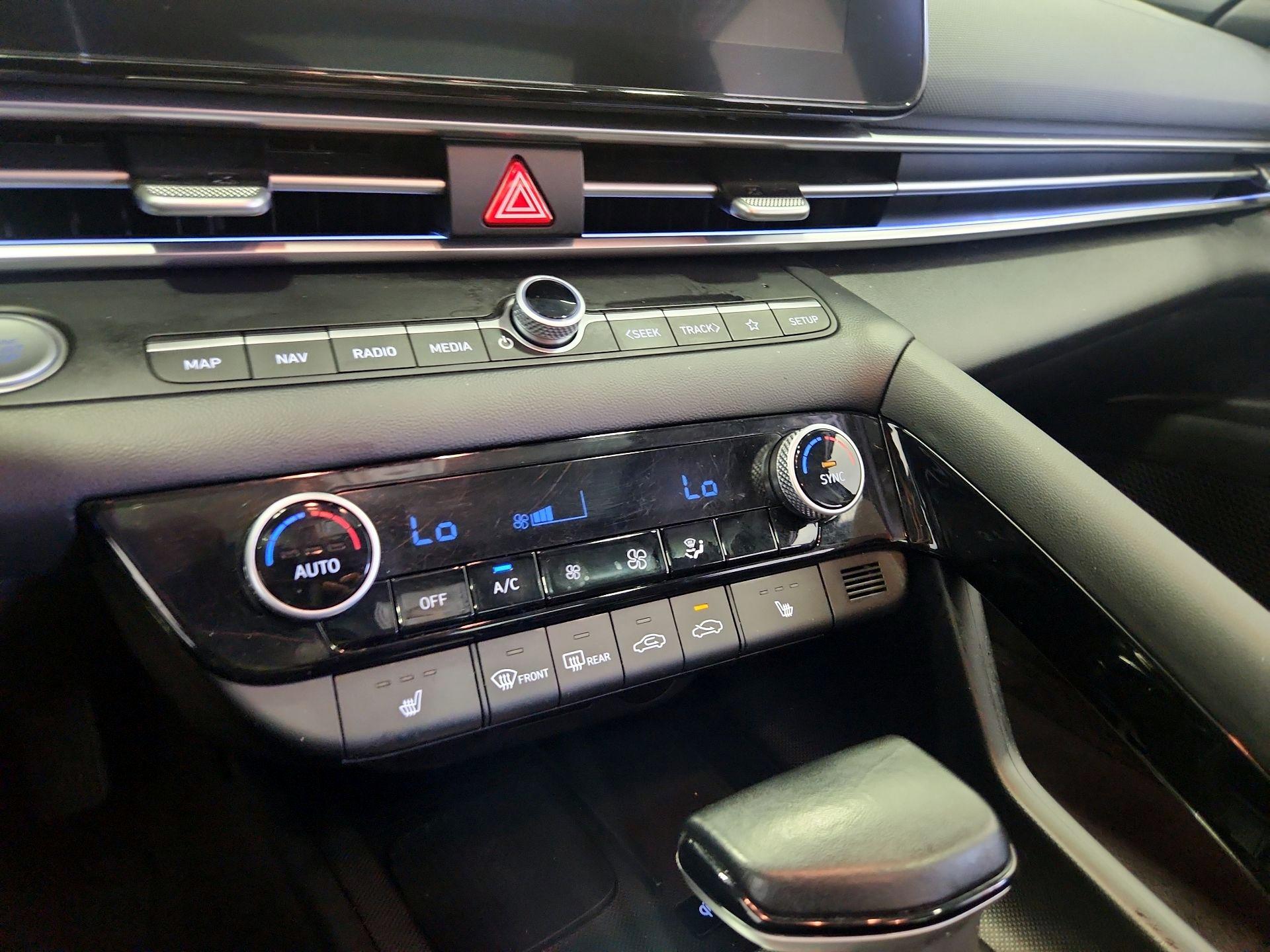 Thumbnail: 2024 Hyundai Elantra - 17