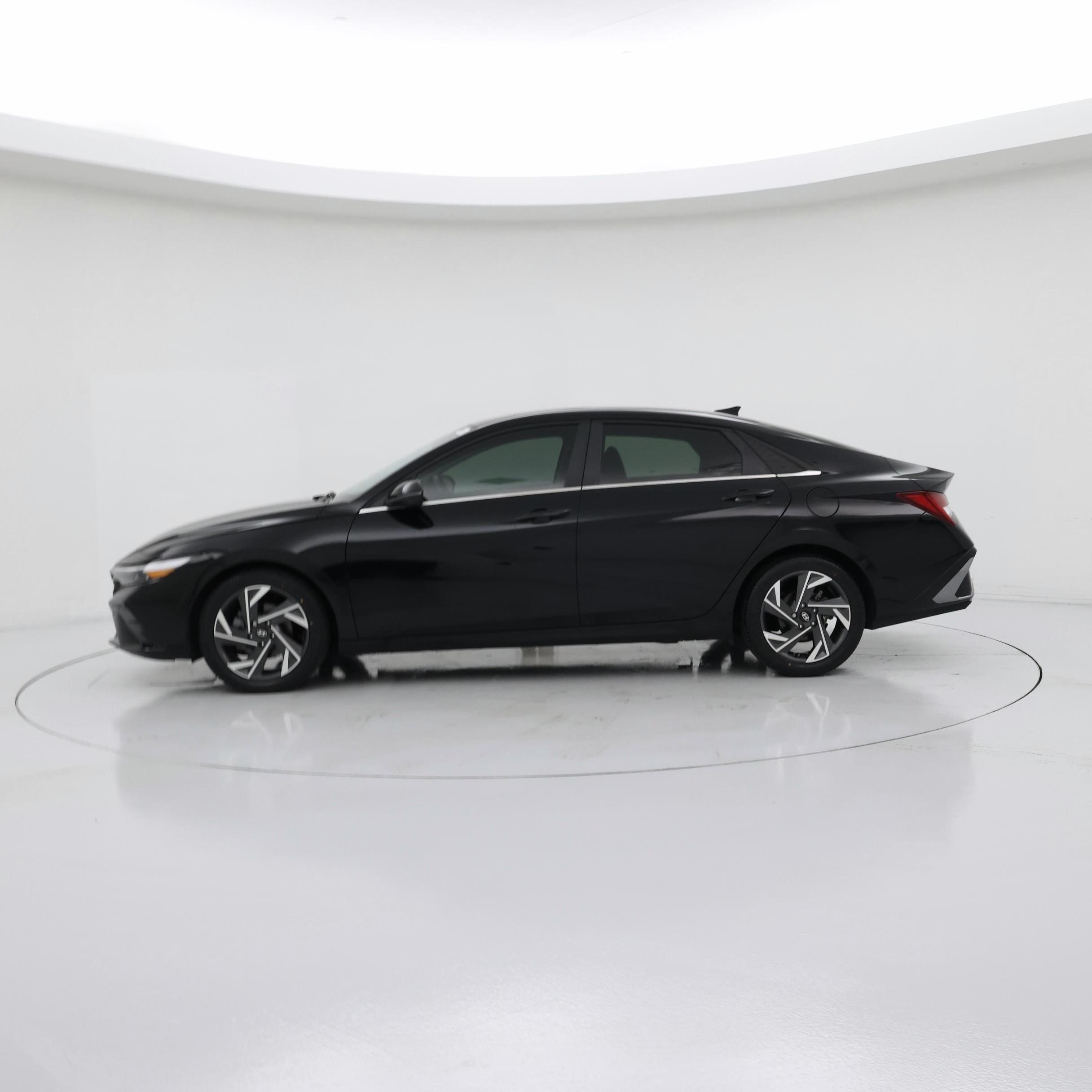 Thumbnail: 2024 Hyundai Elantra - 3