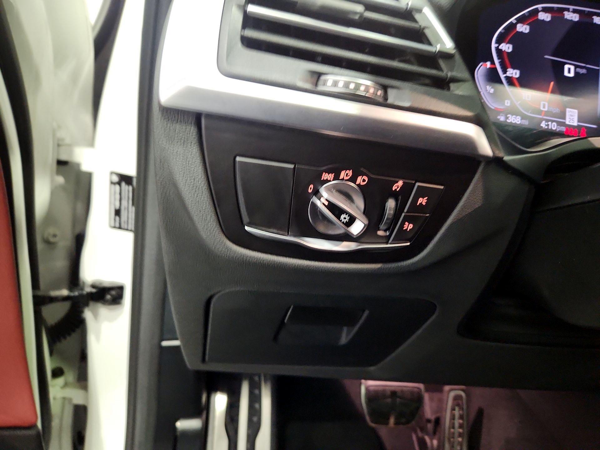 Thumbnail: 2022 BMW X4 - 13