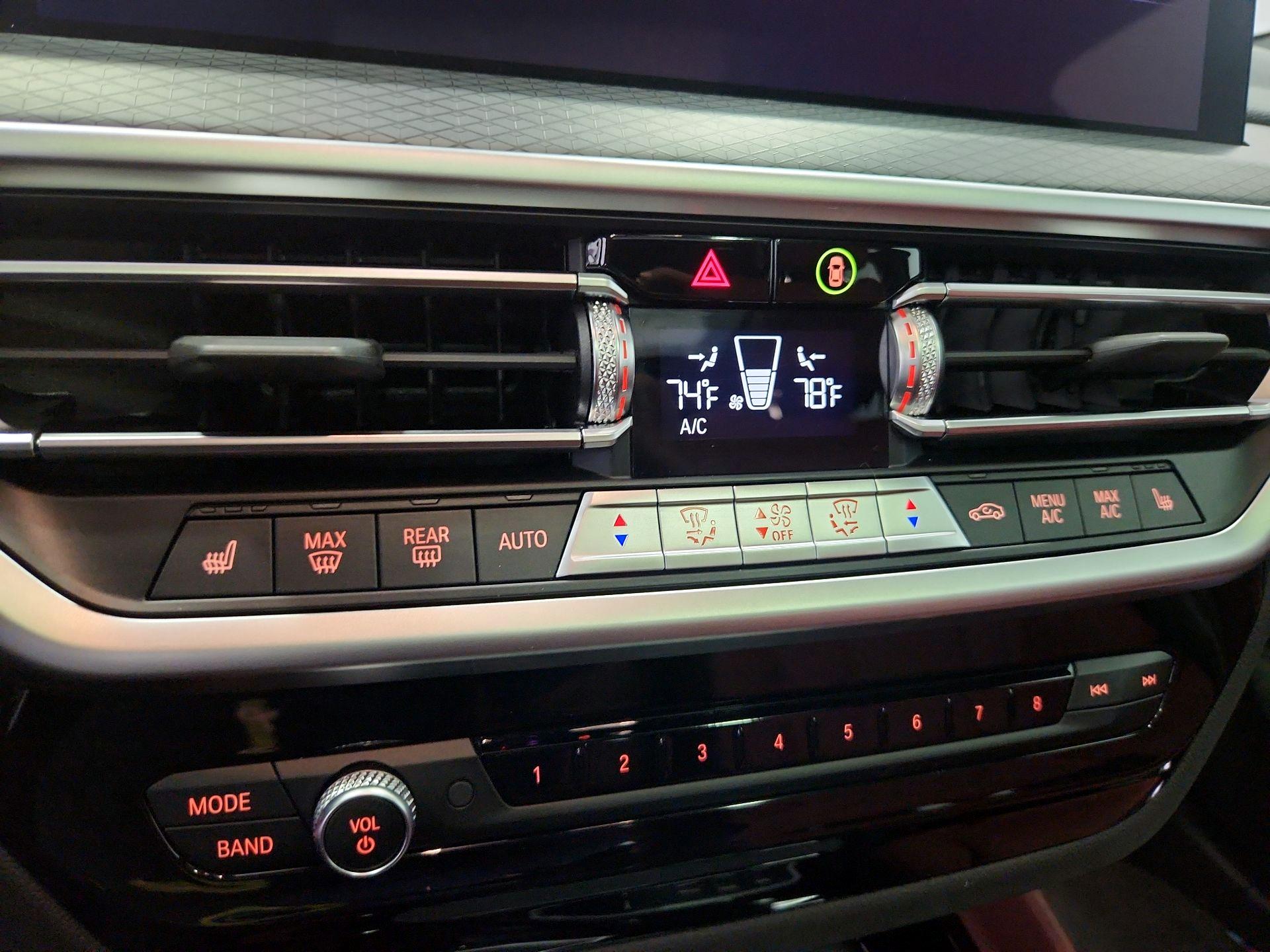 Thumbnail: 2022 BMW X4 - 17