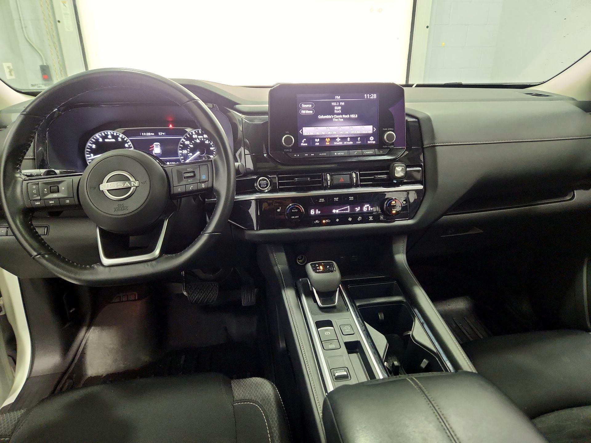 Thumbnail: 2023 Nissan Pathfinder - 9