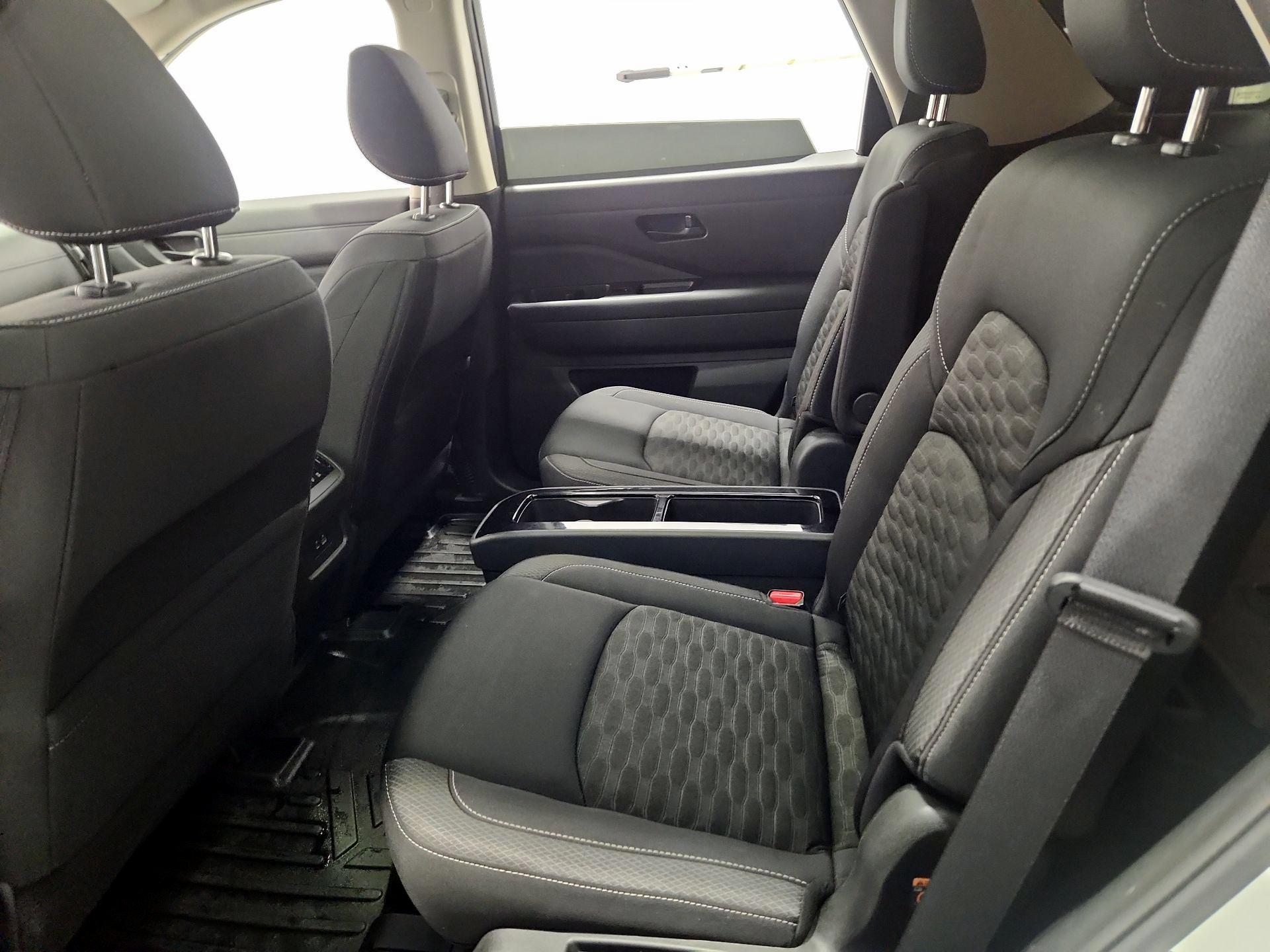 Thumbnail: 2023 Nissan Pathfinder - 20