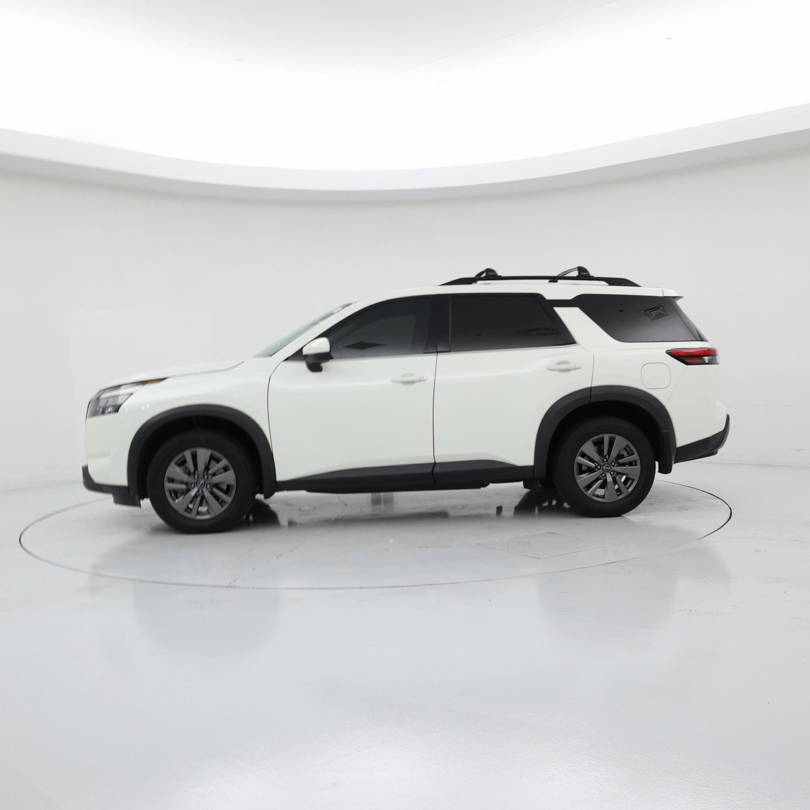 Thumbnail: 2023 Nissan Pathfinder - 3