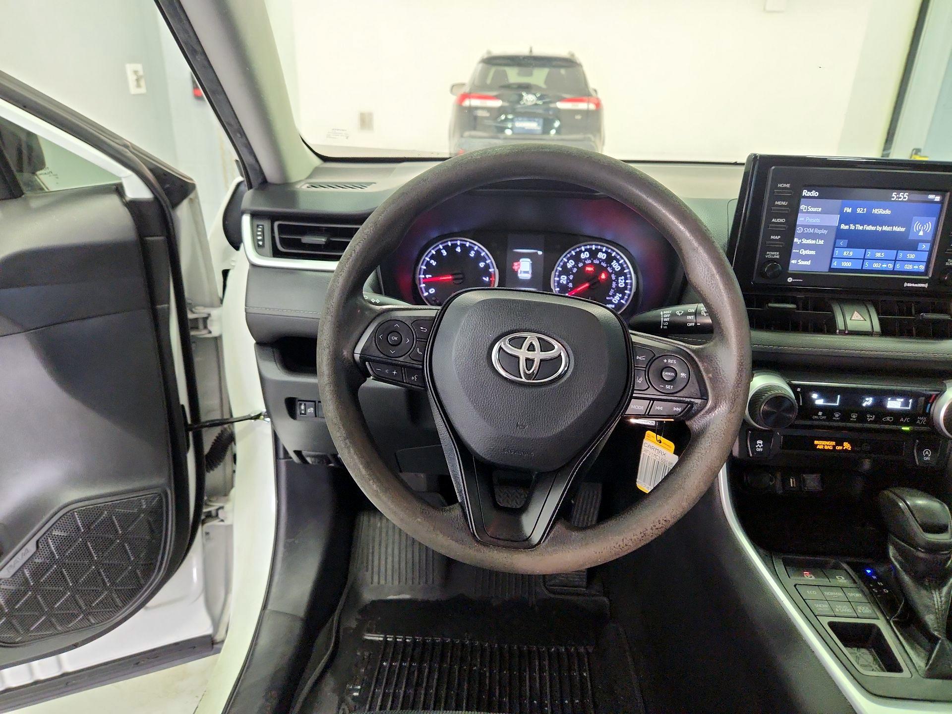 Thumbnail: 2021 Toyota RAV4 - 10