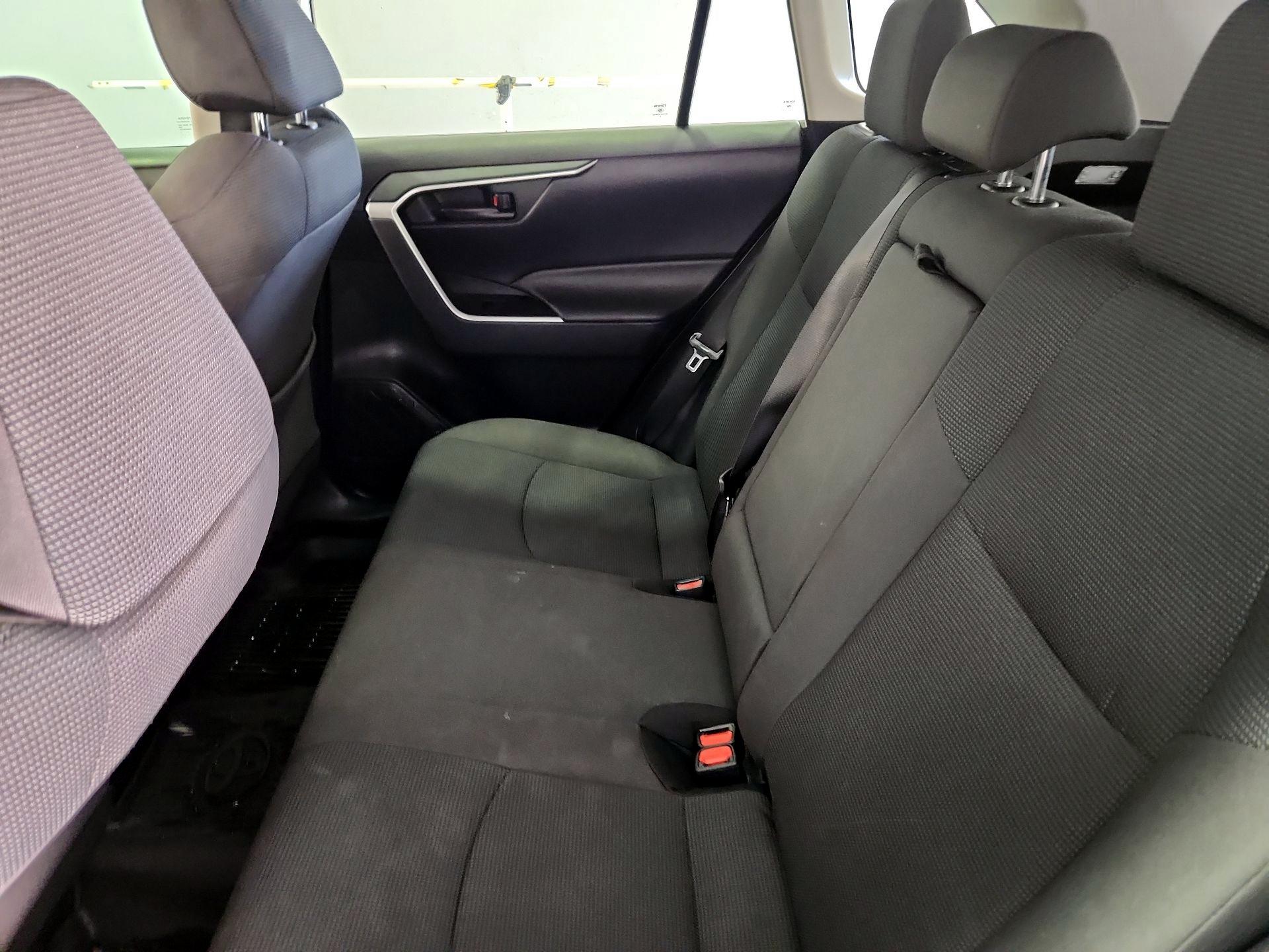 Thumbnail: 2021 Toyota RAV4 - 19